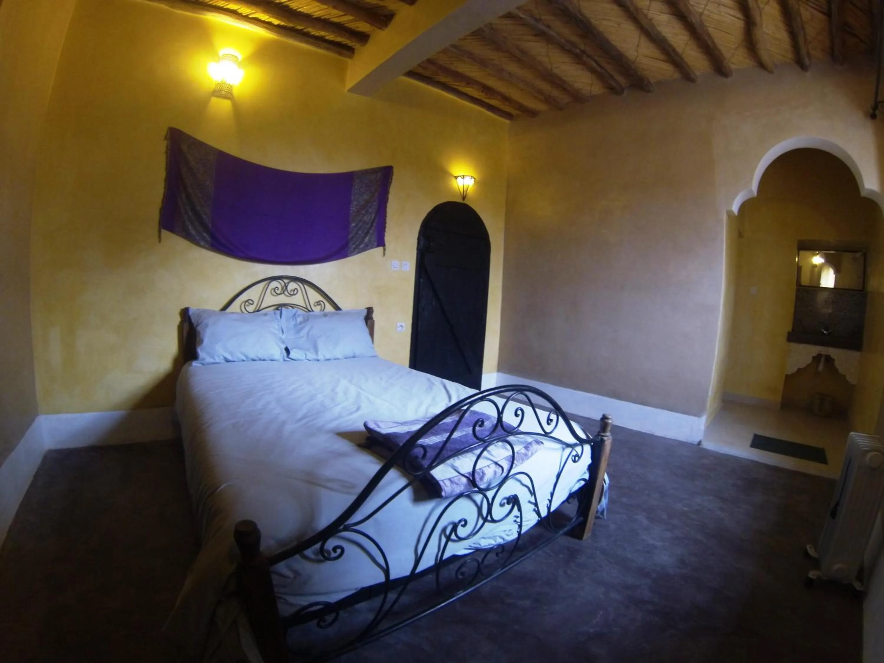 Photo of the whole room, Bed in kasbah 123 soleil