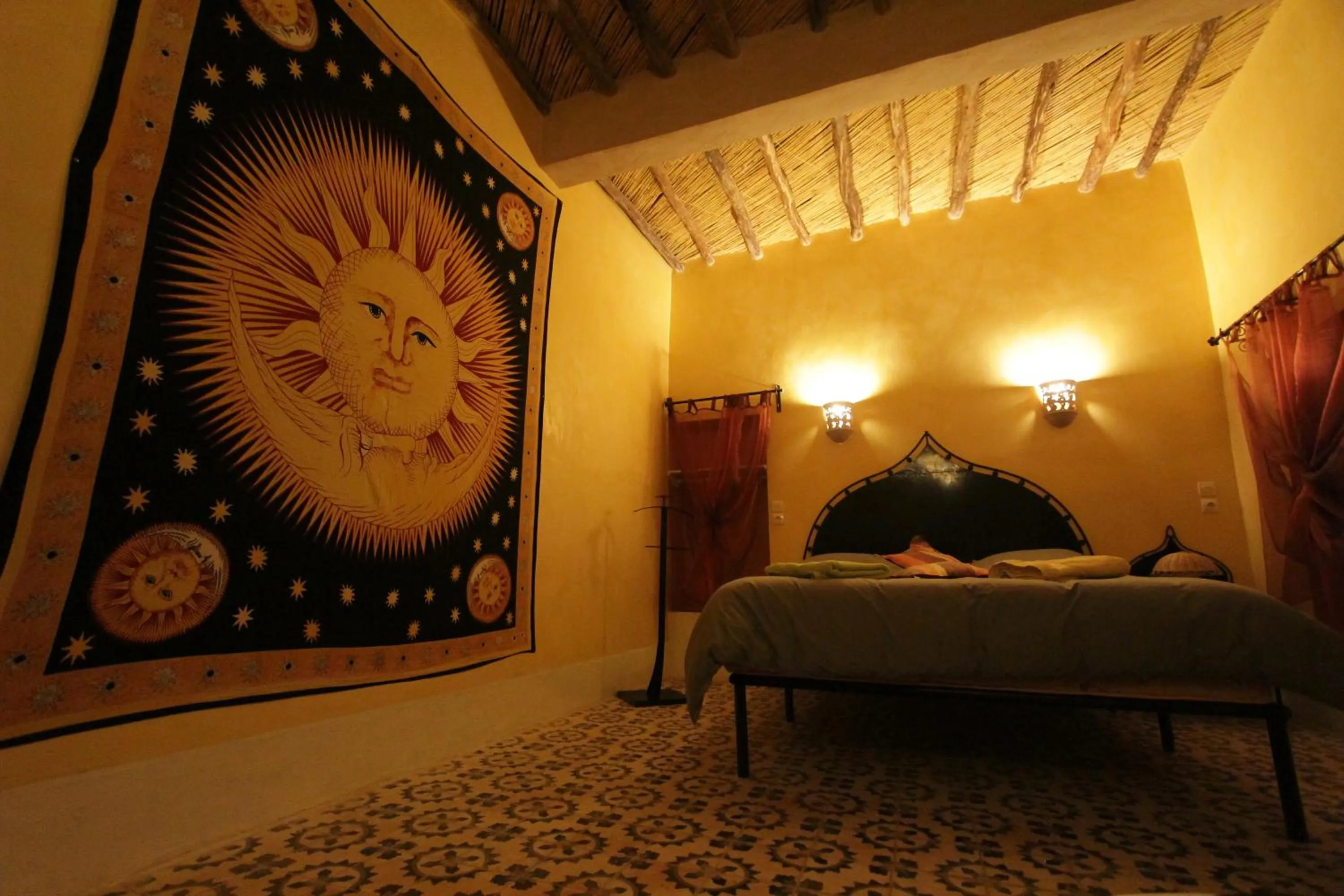 Photo of the whole room, Bed in kasbah 123 soleil