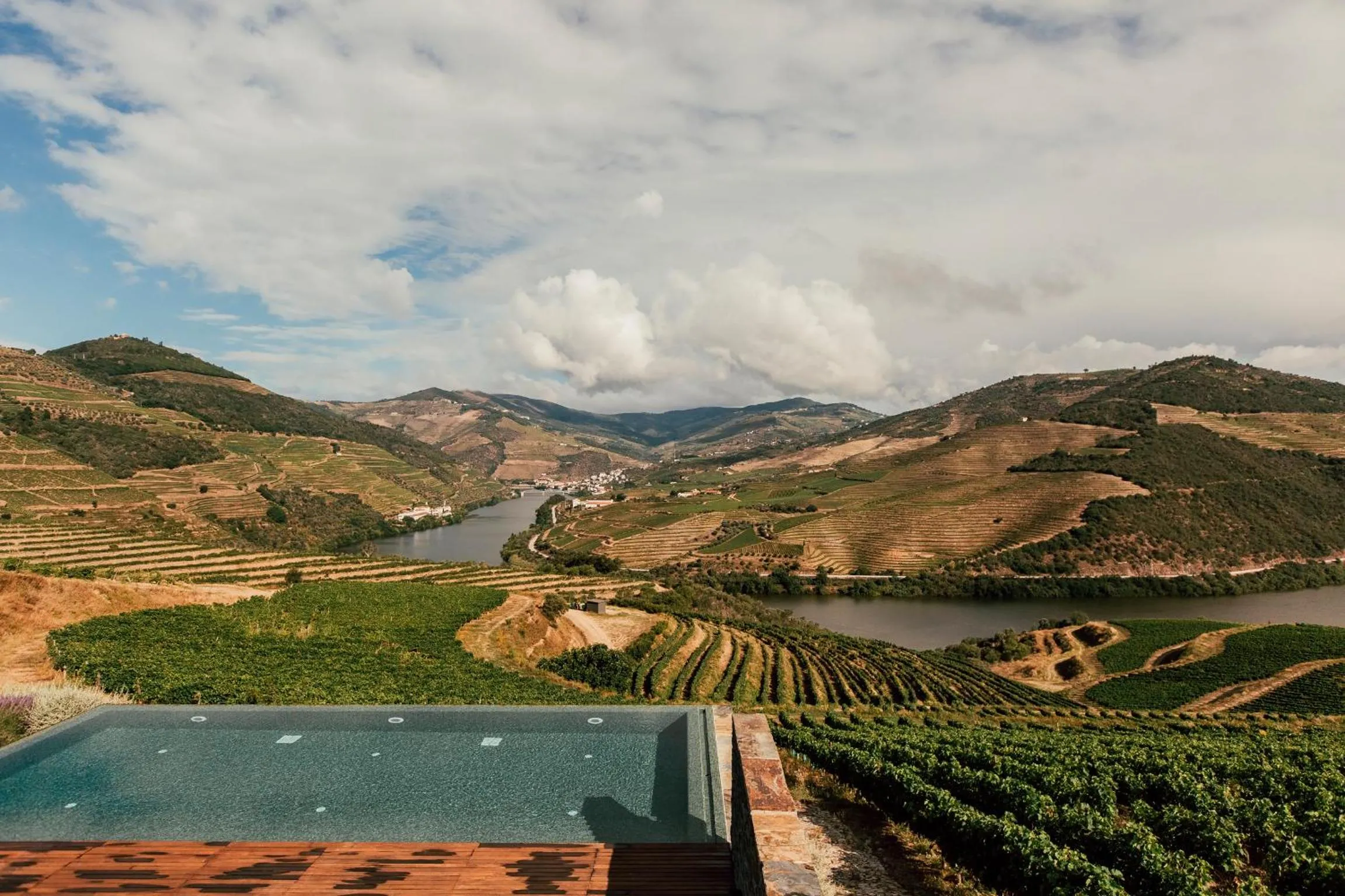 Pool view in Ventozelo Hotel & Quinta