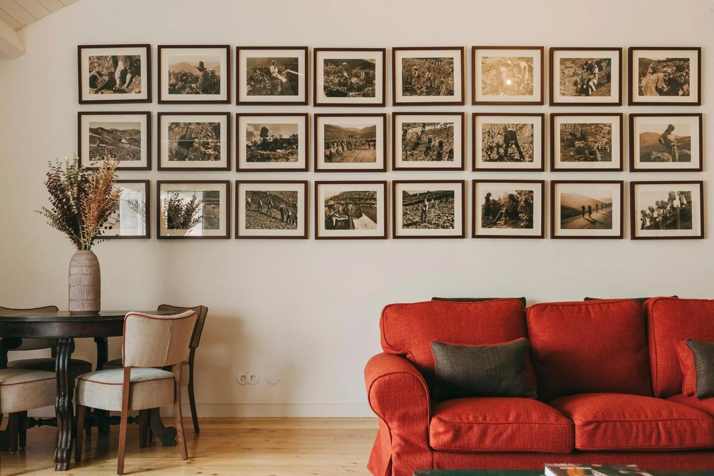 Communal lounge/ TV room in Ventozelo Hotel & Quinta