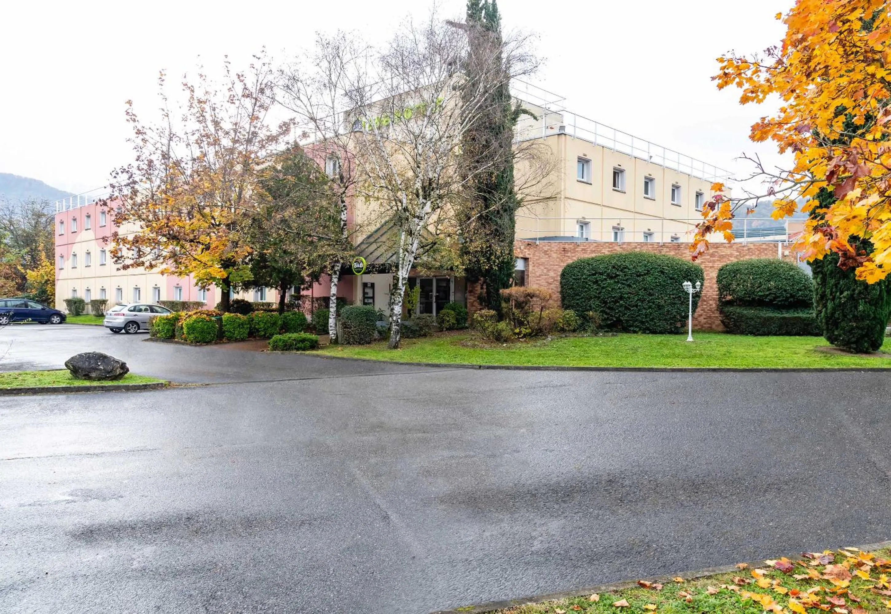 Property building in B&B HOTEL Grenoble Université 2