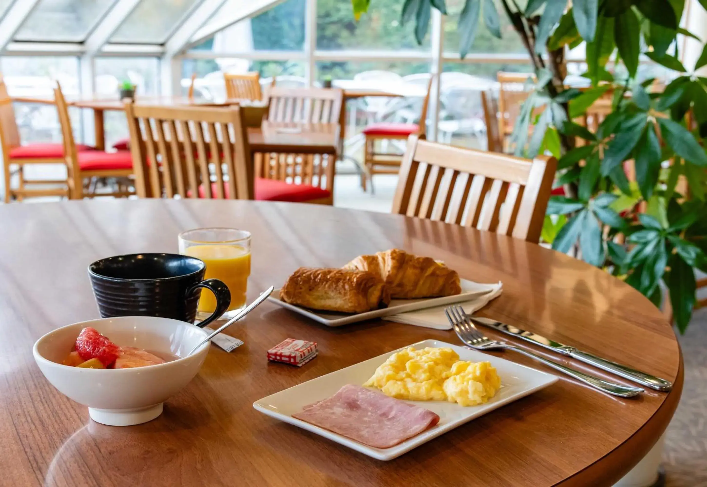 Breakfast in B&B HOTEL Grenoble Université 2 Breakfast in B&B HOTEL Grenoble Université 2