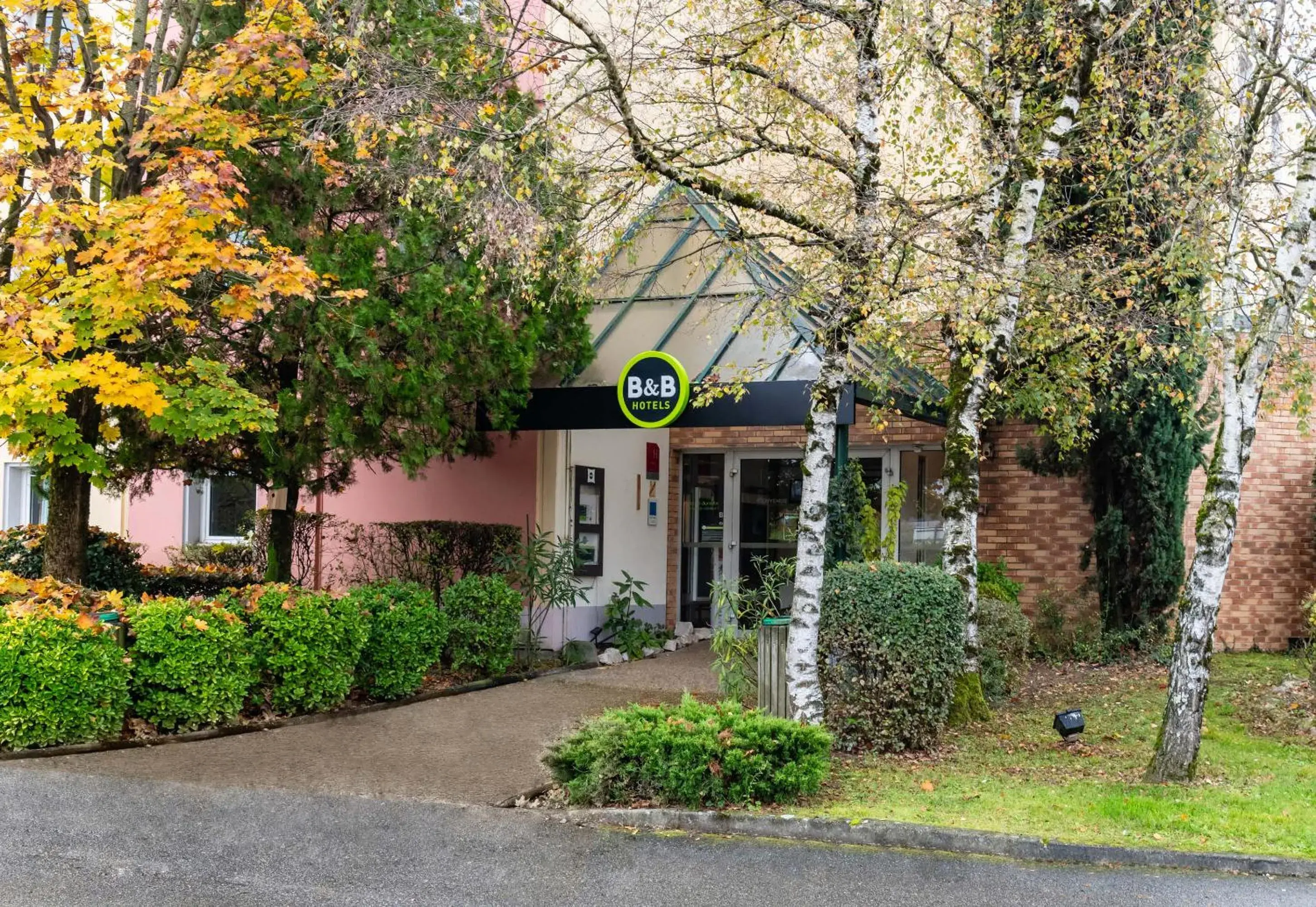 Property building in B&B HOTEL Grenoble Université 2 Property building in B&B HOTEL Grenoble Université 2