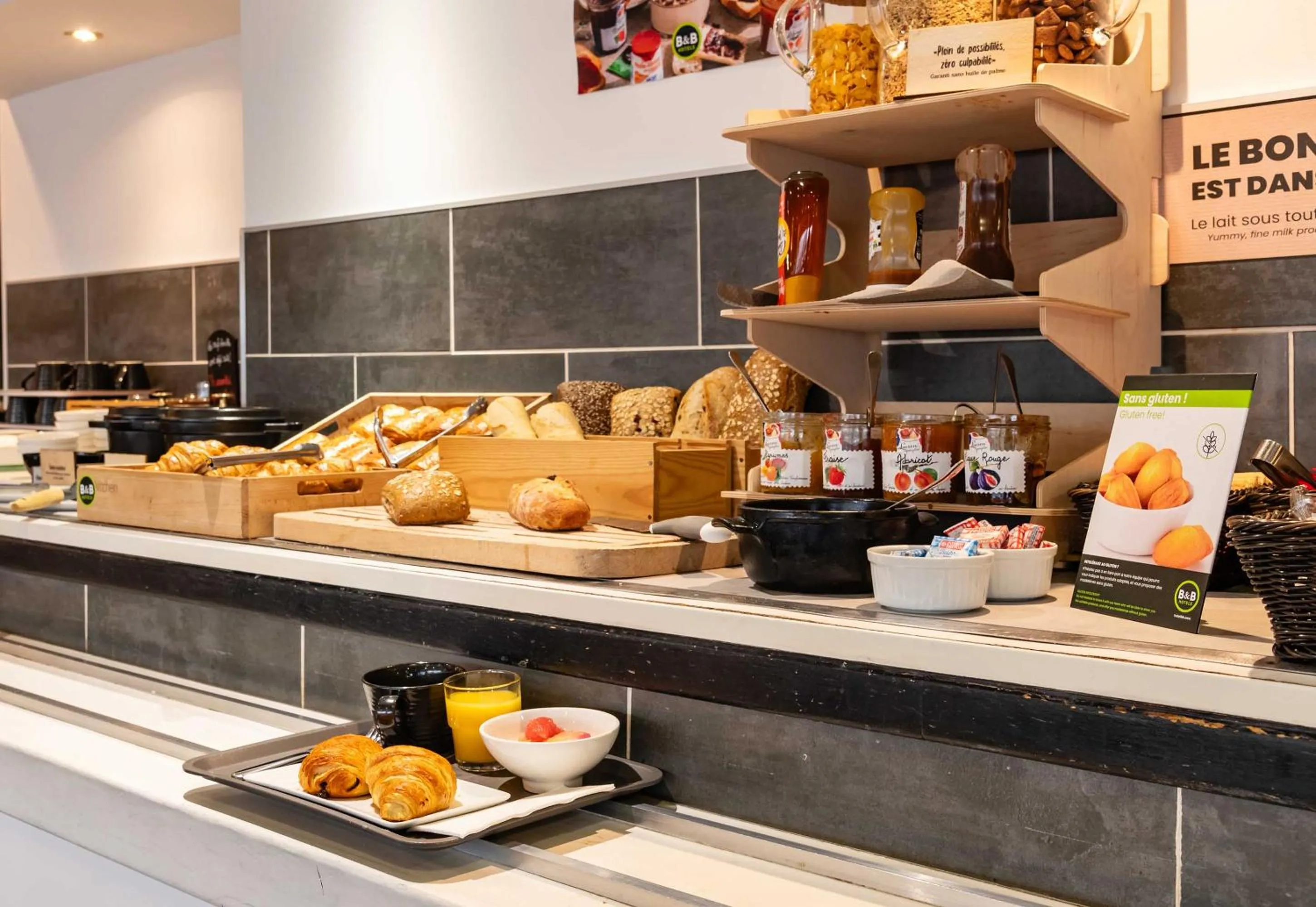 Buffet breakfast in B&B HOTEL Grenoble Université 2