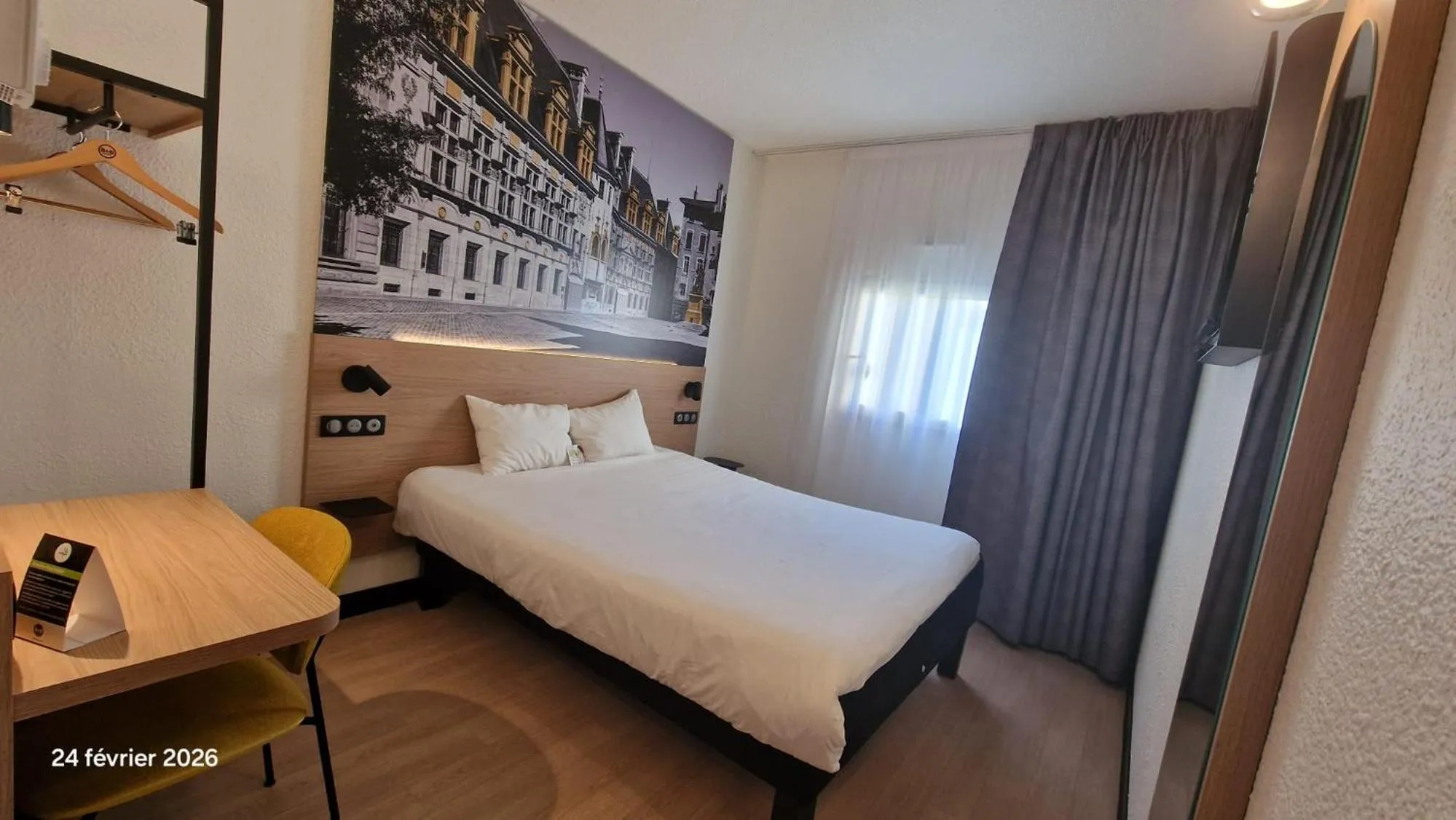 Bed in B&B HOTEL Grenoble Université 2