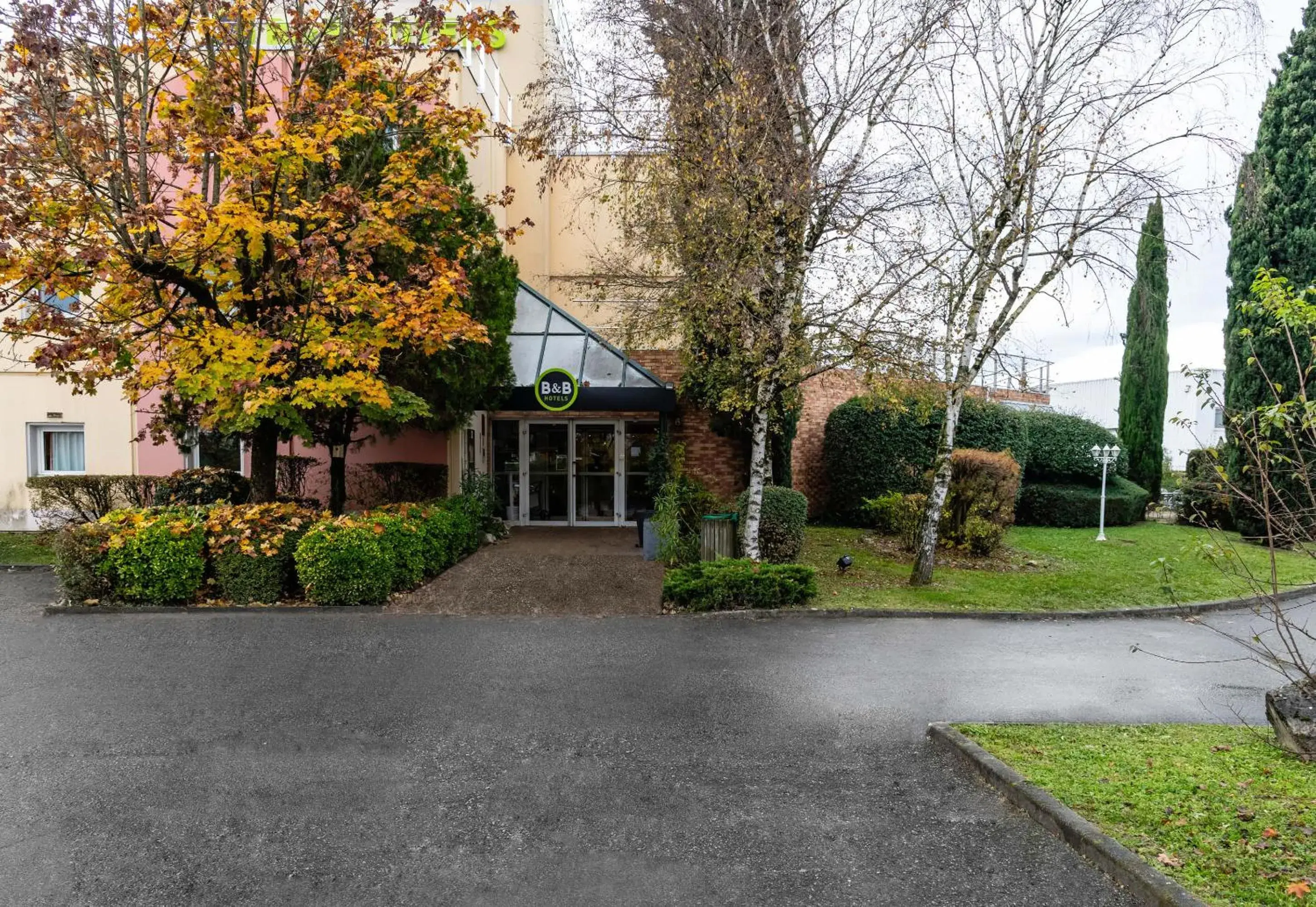 Property building in B&B HOTEL Grenoble Université 2 Property building in B&B HOTEL Grenoble Université 2