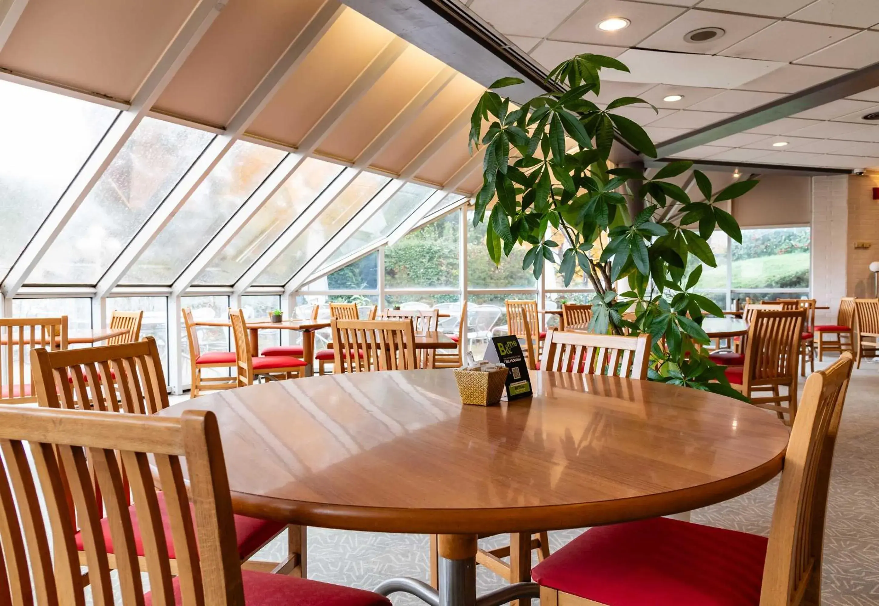 Restaurant/places to eat in B&B HOTEL Grenoble Université 2 Restaurant/places to eat in B&B HOTEL Grenoble Université 2