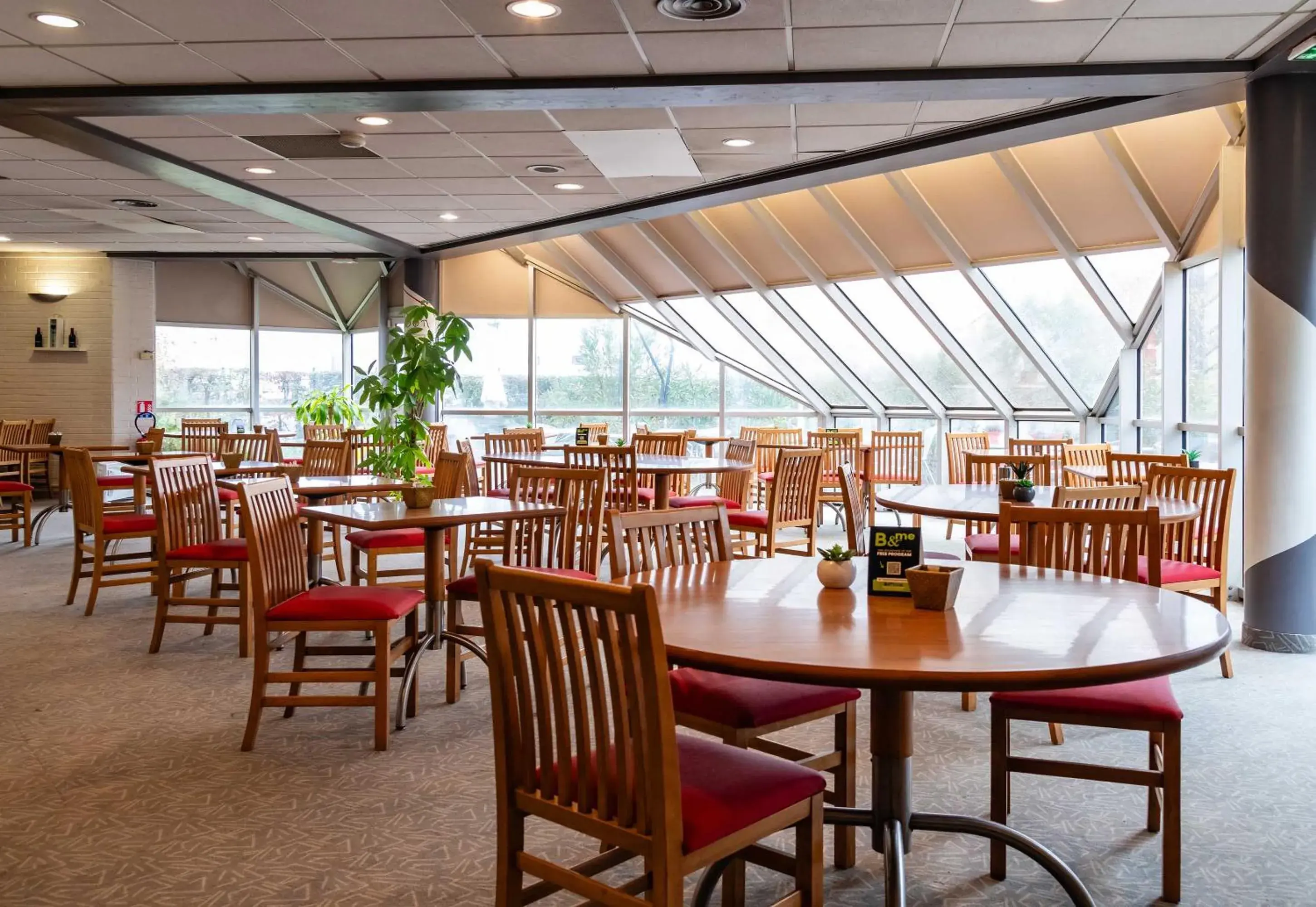 Restaurant/places to eat in B&B HOTEL Grenoble Université 2 Restaurant/places to eat in B&B HOTEL Grenoble Université 2