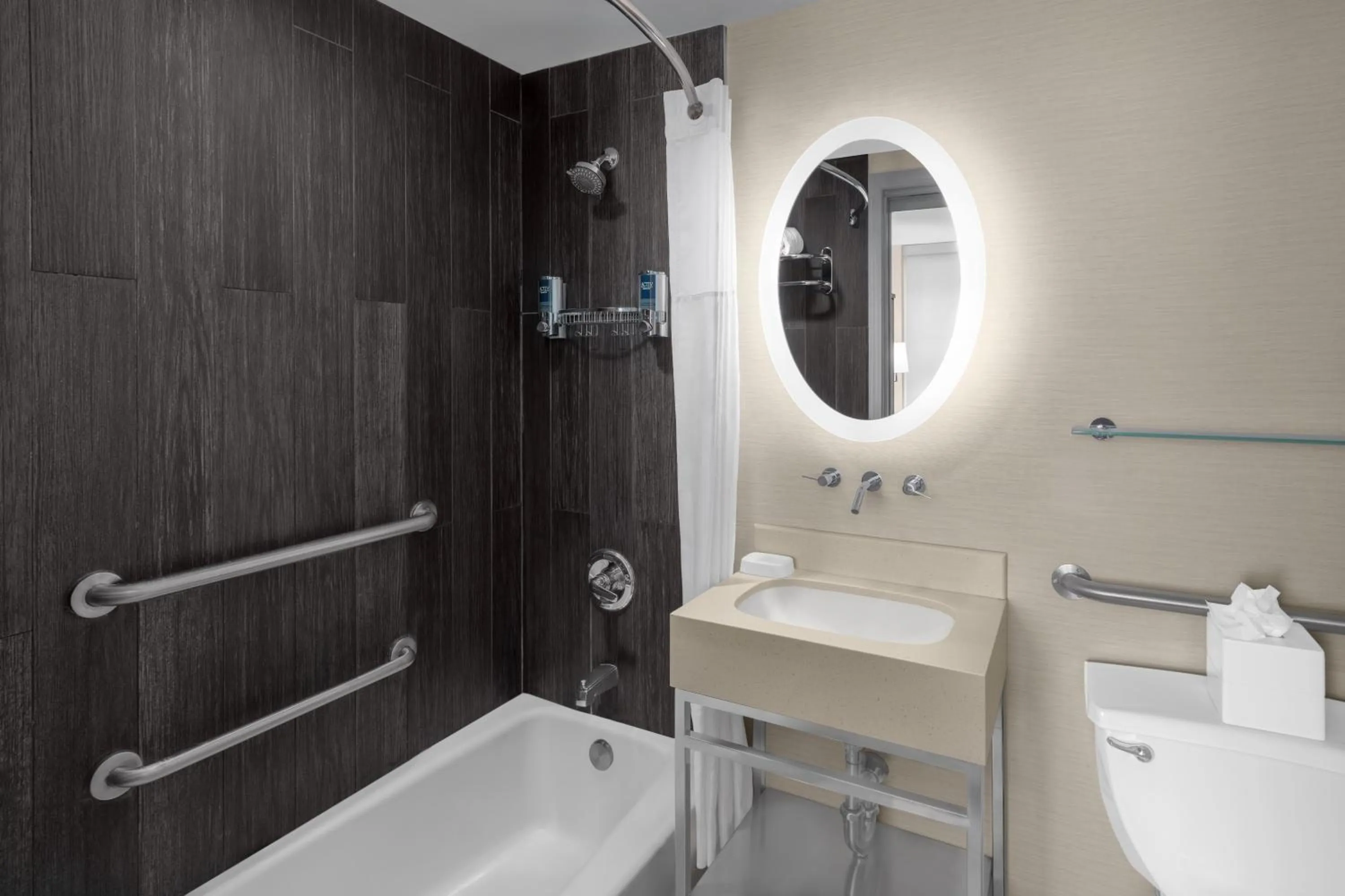 Shower in Solita Soho Hotel