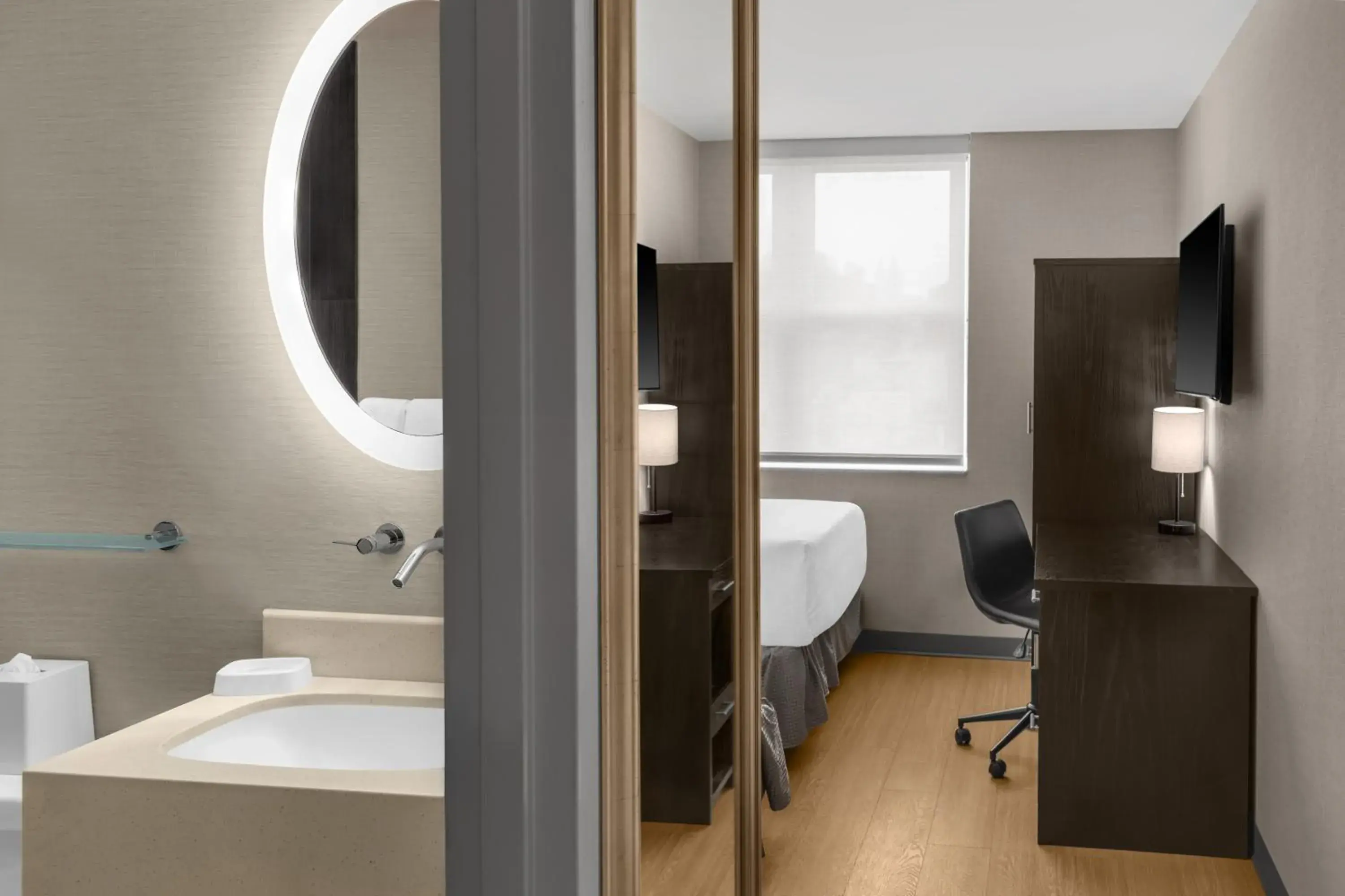 Photo of the whole room, Bed in Solita Soho Hotel Photo of the whole room, Bed in Solita Soho Hotel