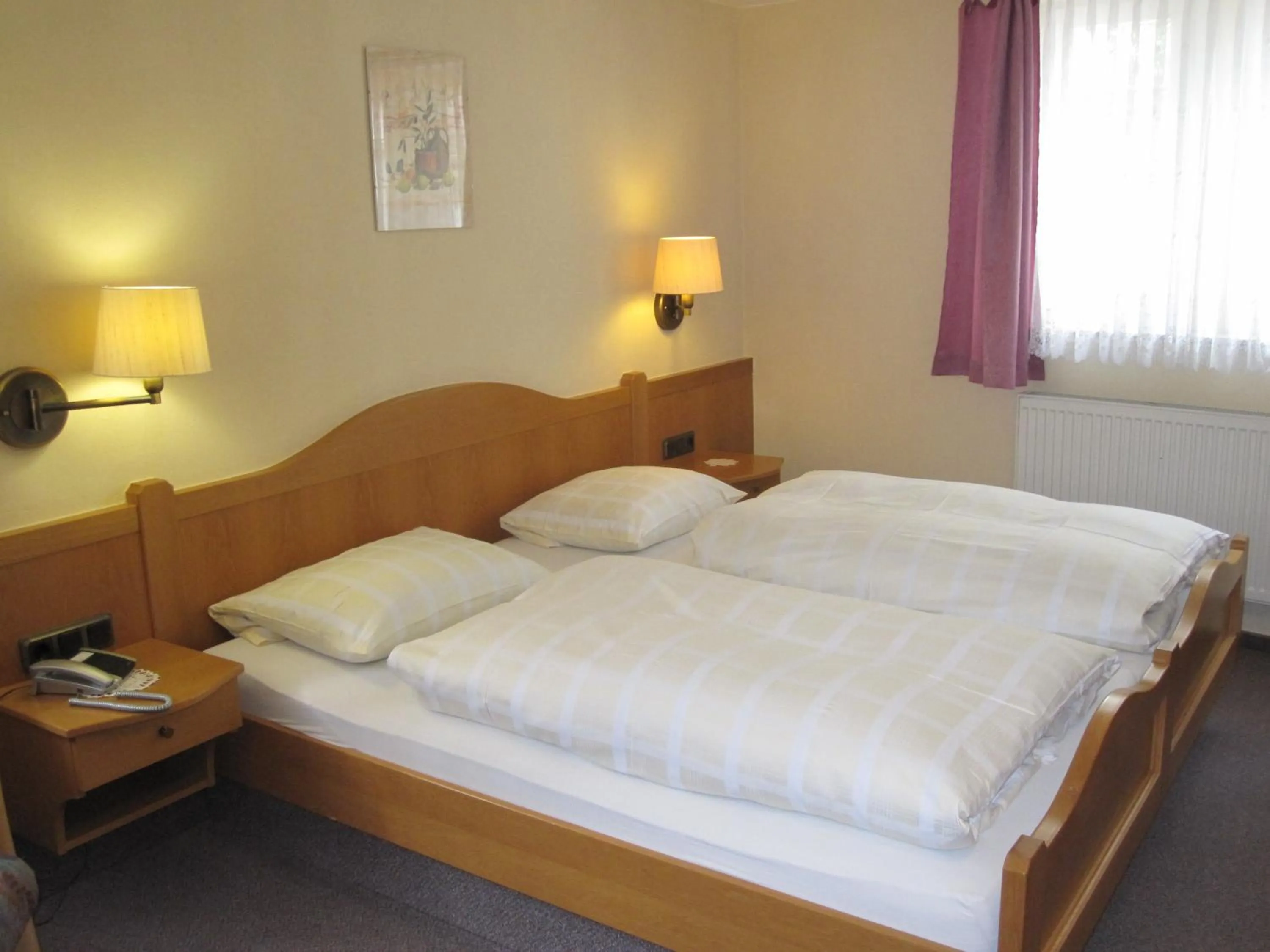 Bed in Hotel Grüner Baum