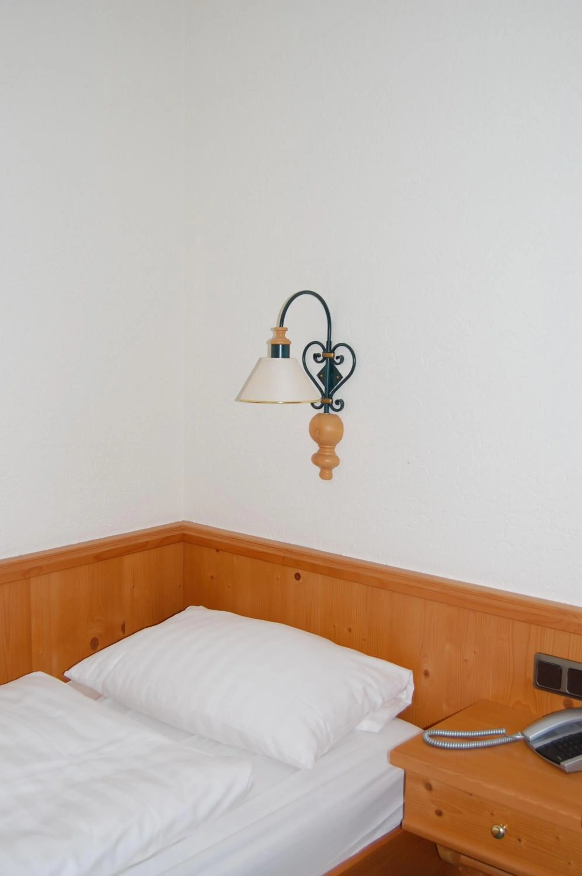 Bed in Hotel Grüner Baum