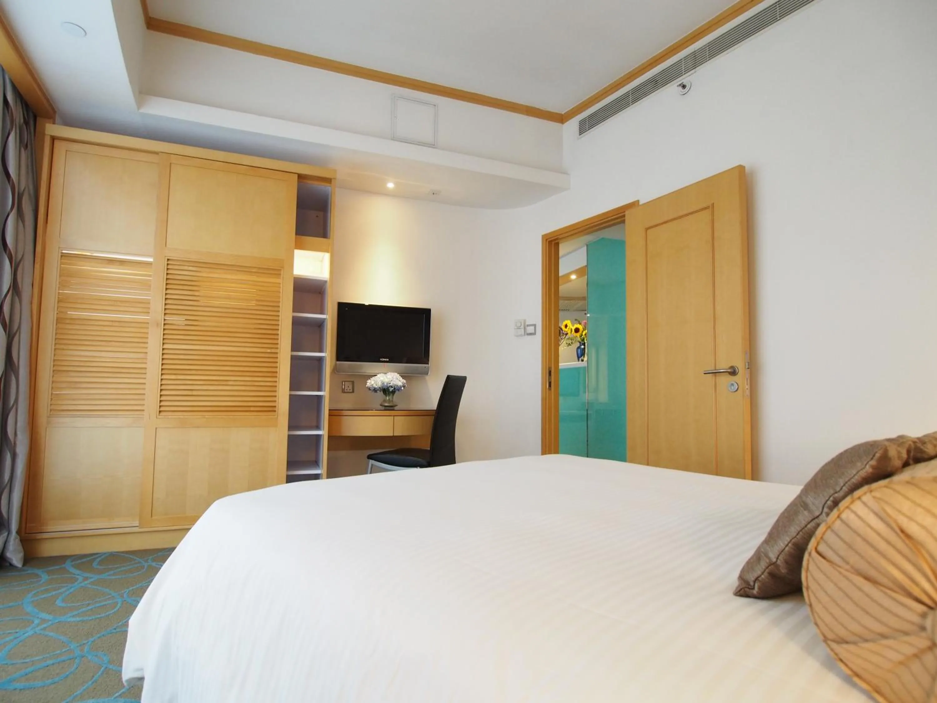 Bedroom, Bed in Garden View Hong Kong