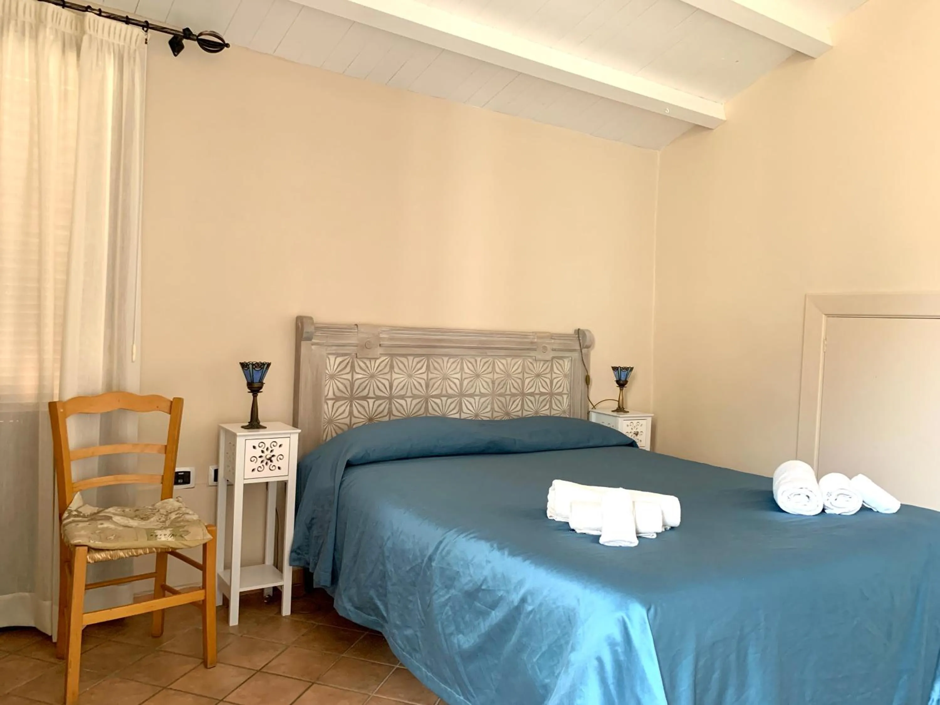 Bed in Donnaciccina Accomodation