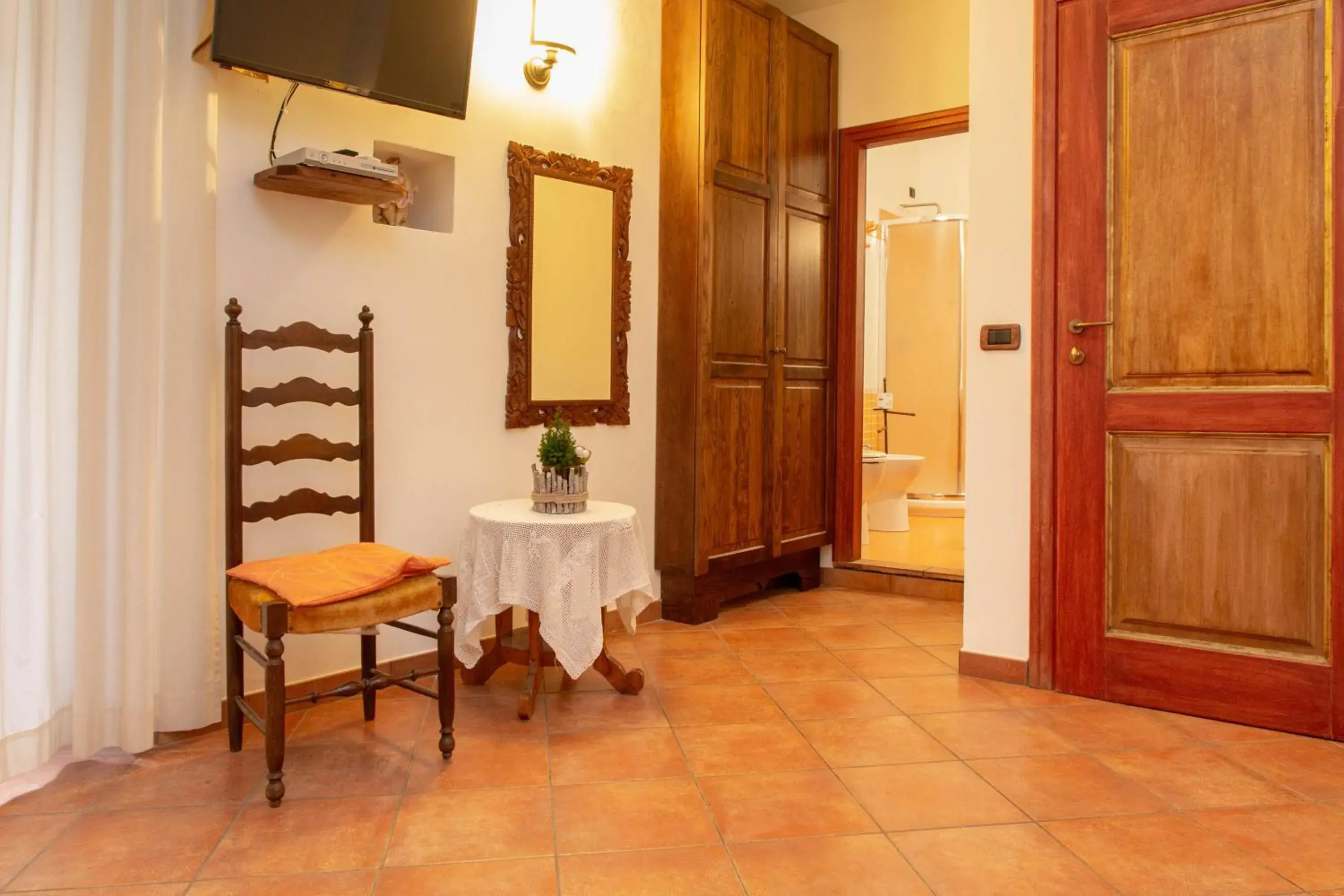 Quadruple Room in Donnaciccina Accomodation Quadruple Room in Donnaciccina Accomodation