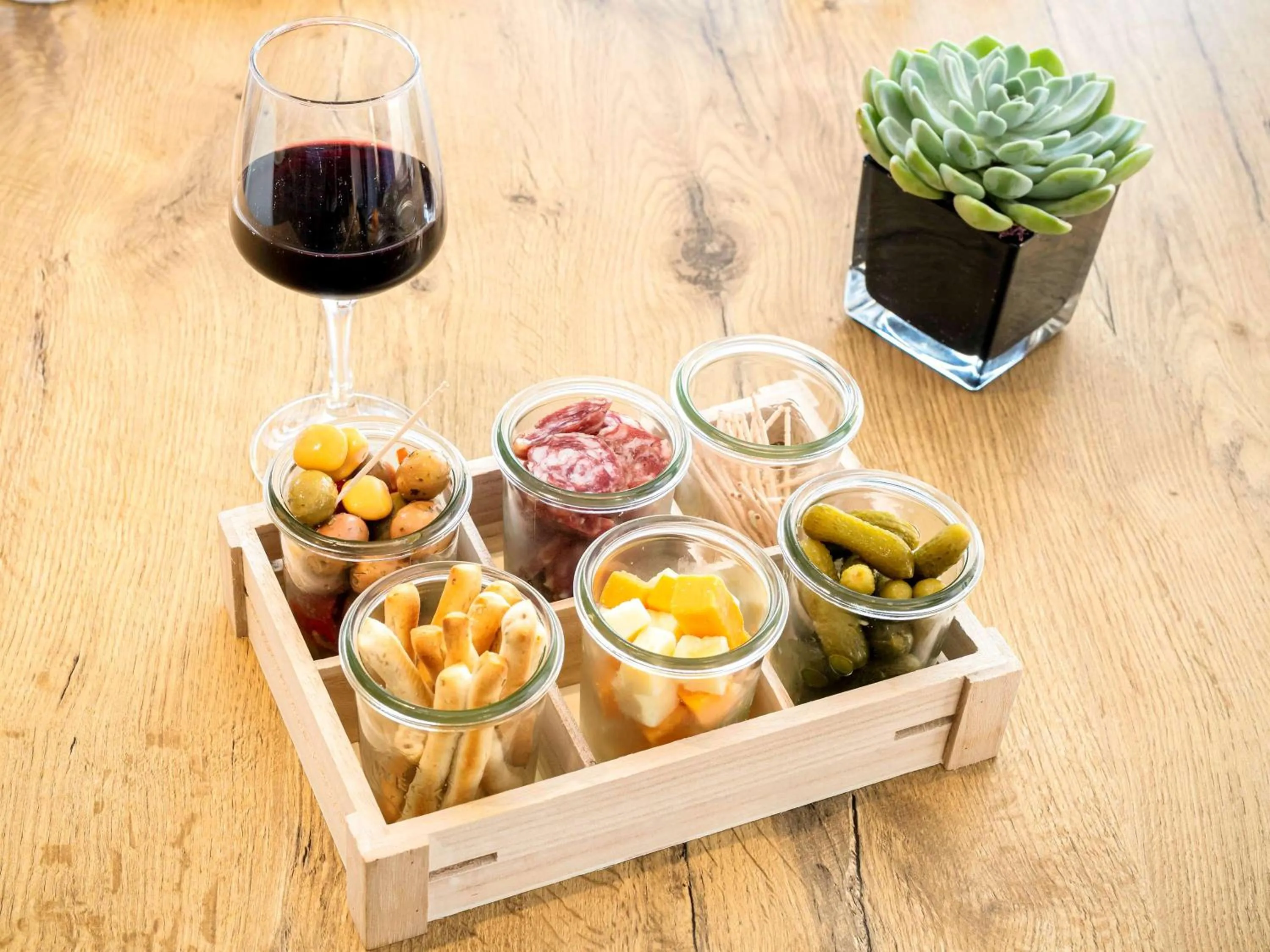 Restaurant/places to eat in ibis Montpellier Sud