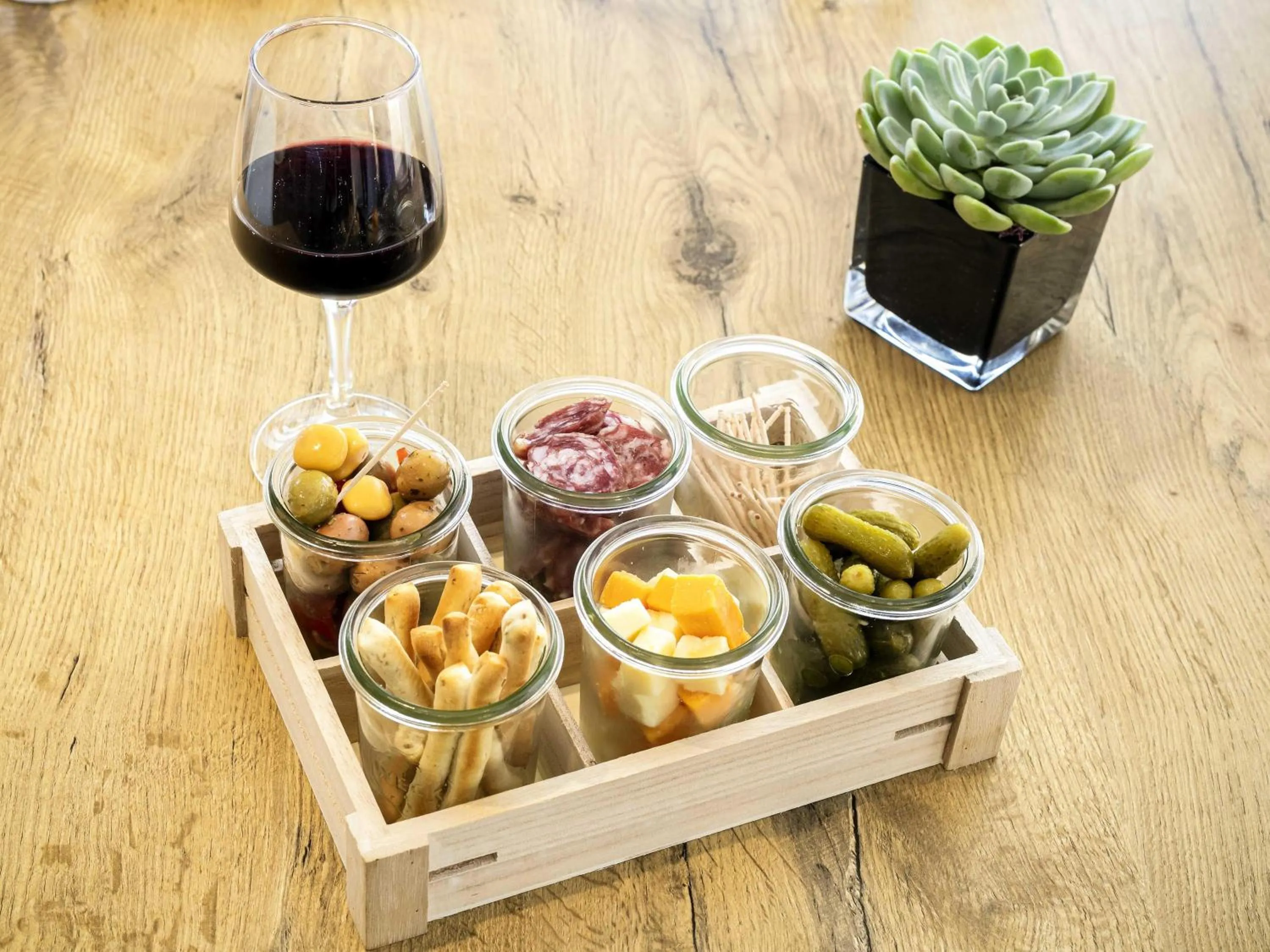 Restaurant/places to eat in ibis Montpellier Sud