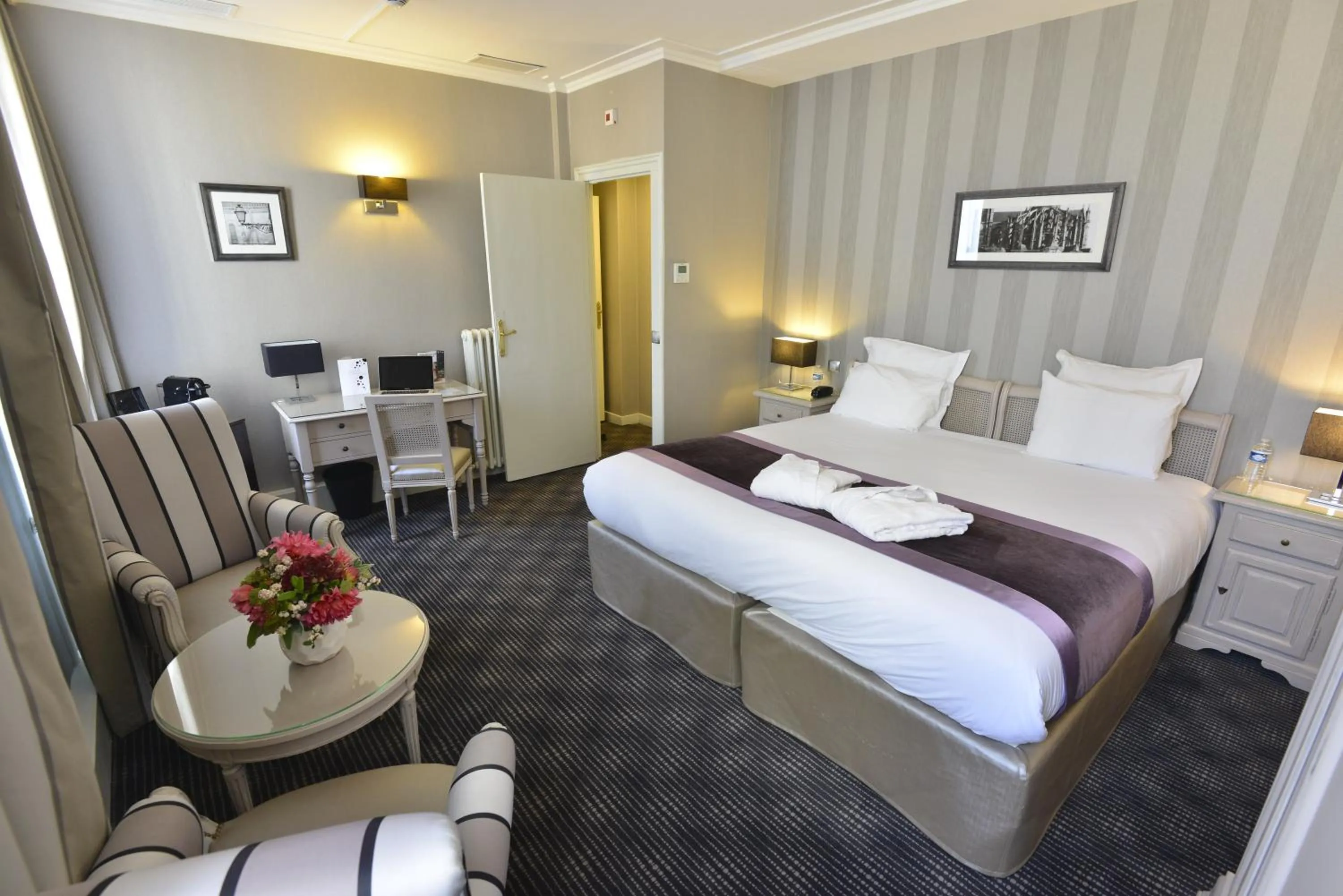 Bed in Hôtel Concordia Le Mans Centre Gare