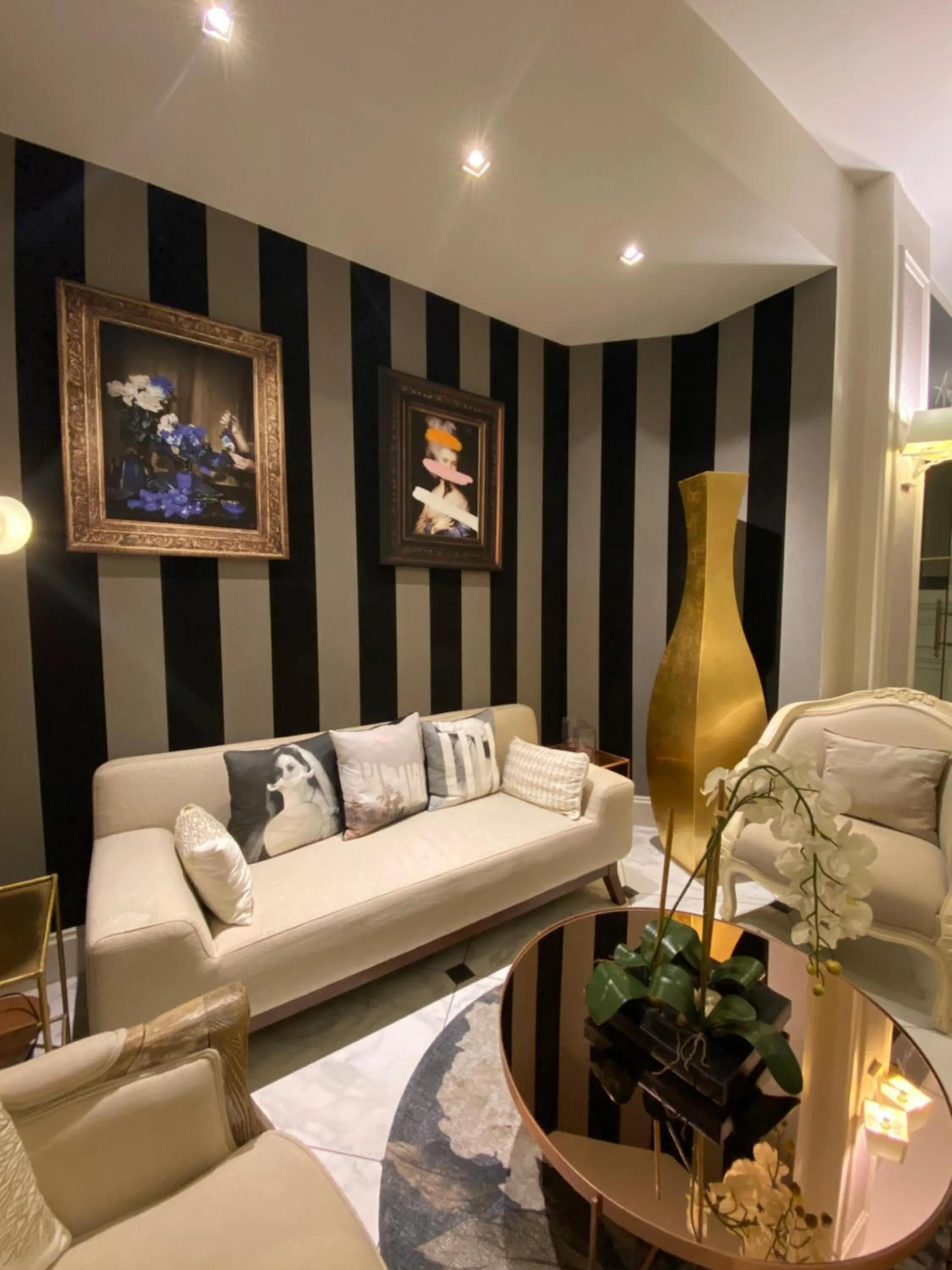 Property building in Hôtel Concordia Le Mans Centre Gare