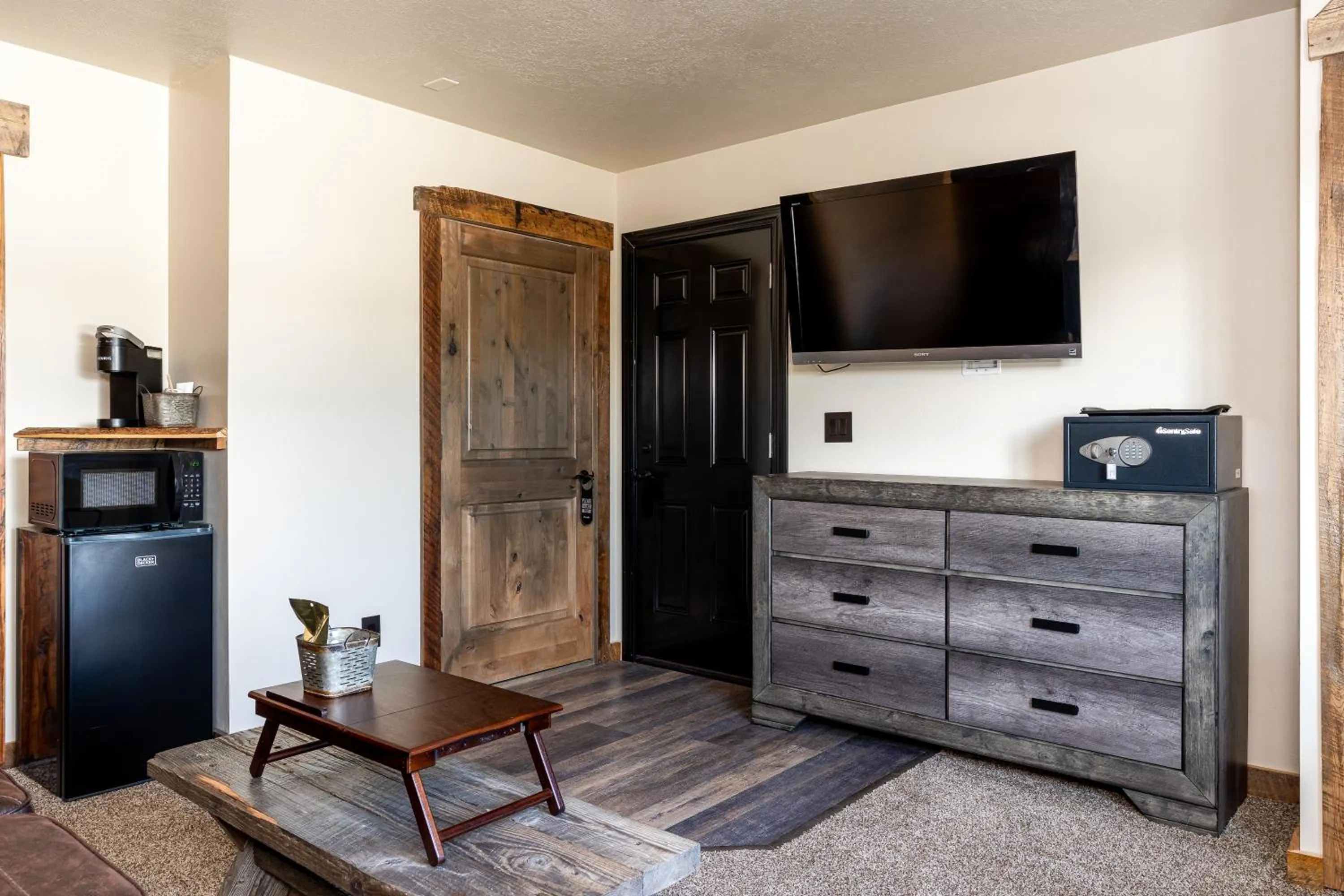 TV and multimedia in The Adventure Inn Yellowstone