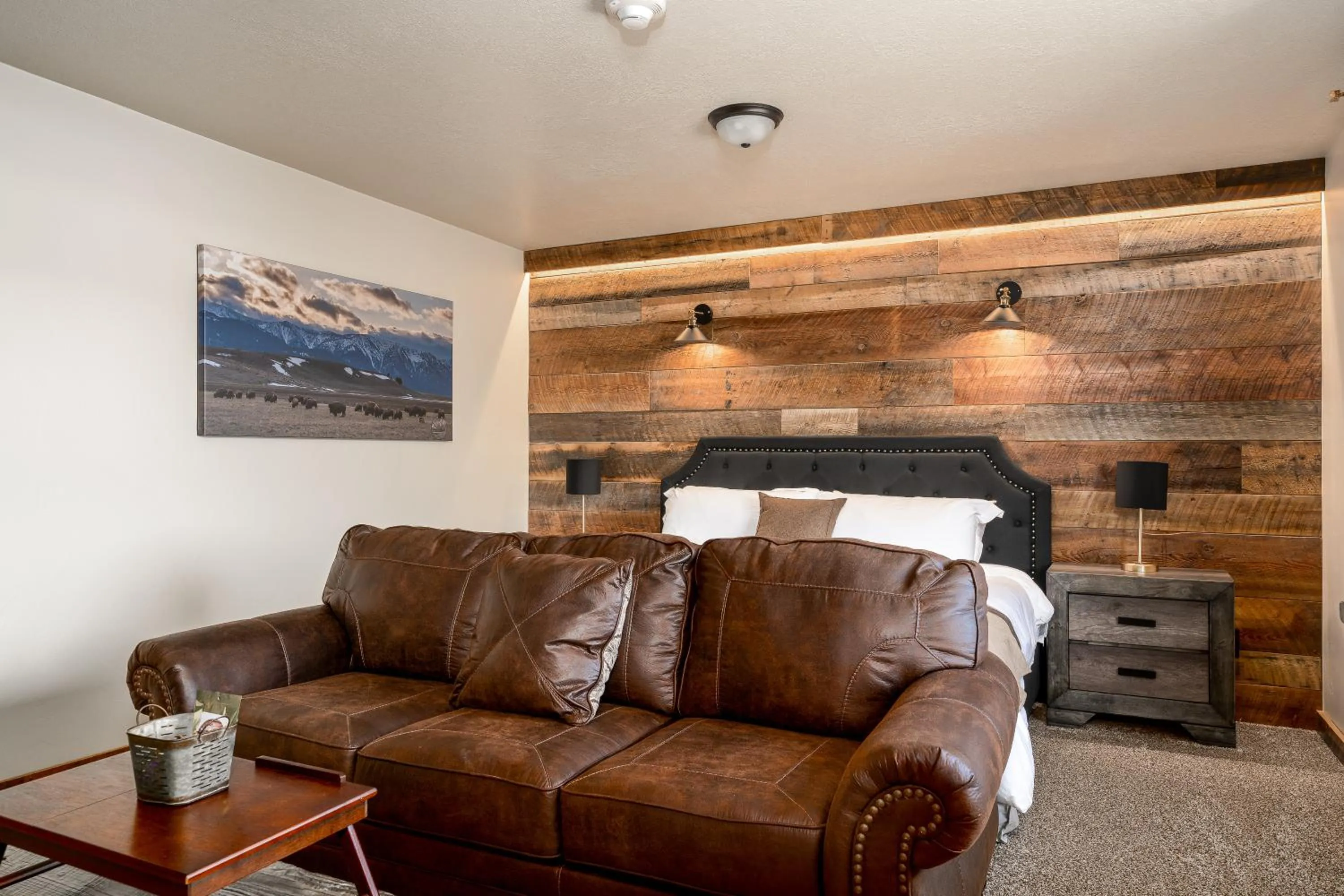 Bed in The Adventure Inn Yellowstone