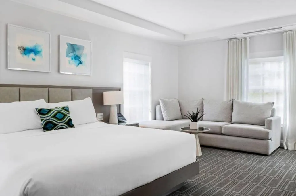 Bed in The Pillars Hotel & Club