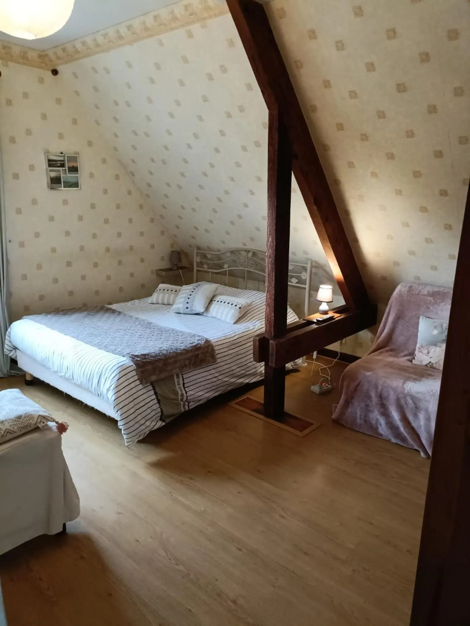 Bed in Maison d'hôtes Les Vallées