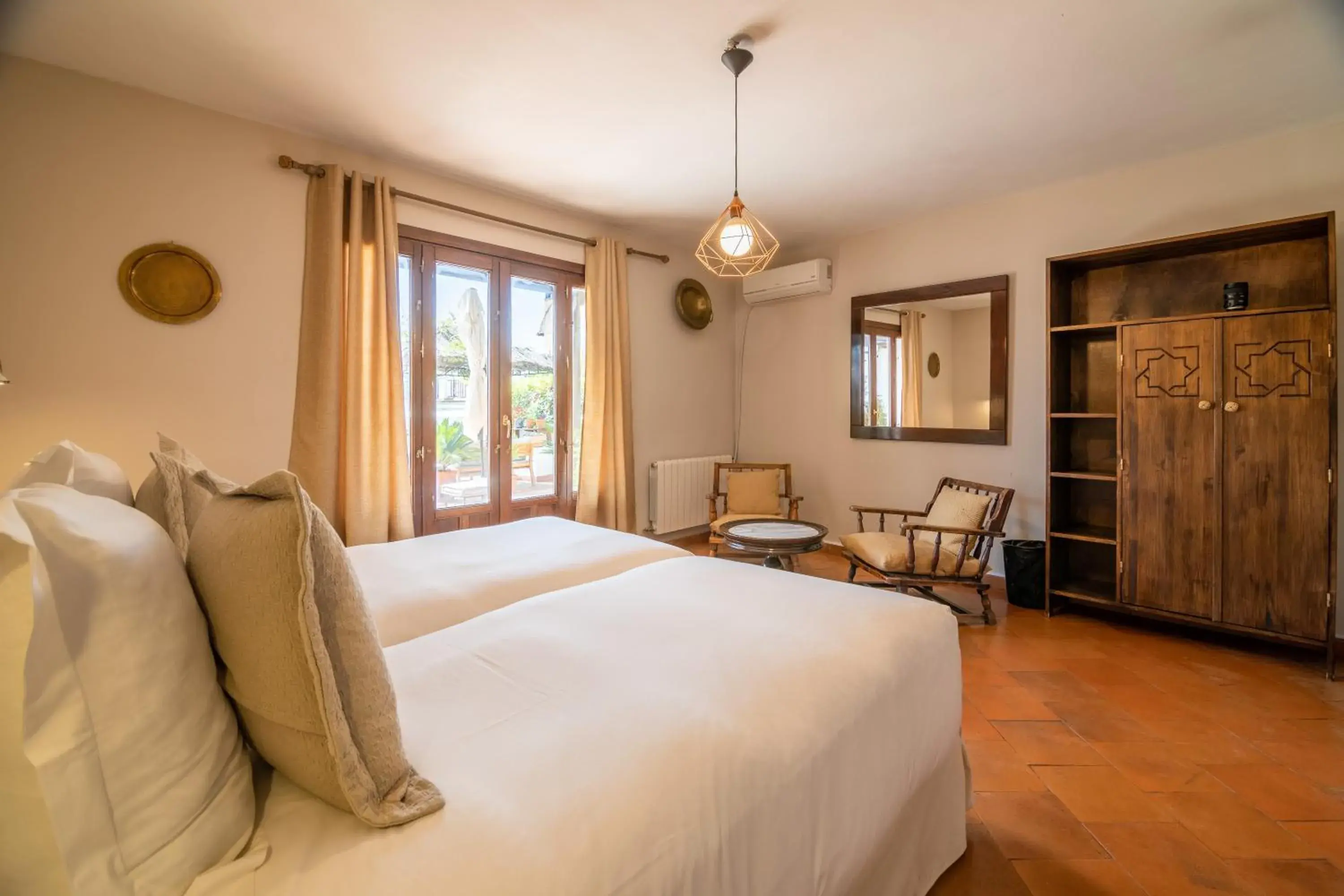Twin Room with View to the Alhambra in Casa Bombo Twin Room with View to the Alhambra in Casa Bombo