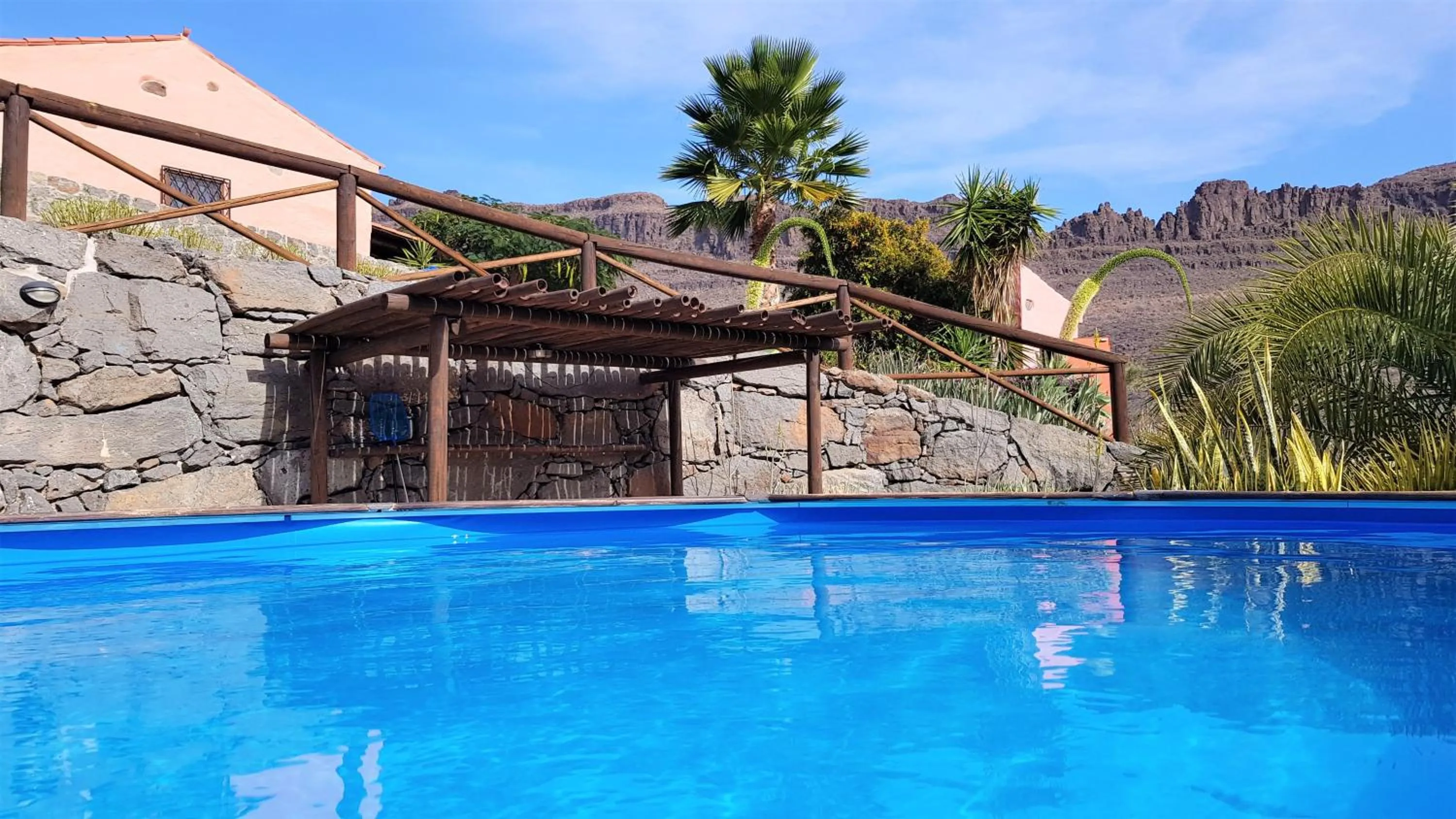 Finca Las Olivas - Unique country house with heated pool