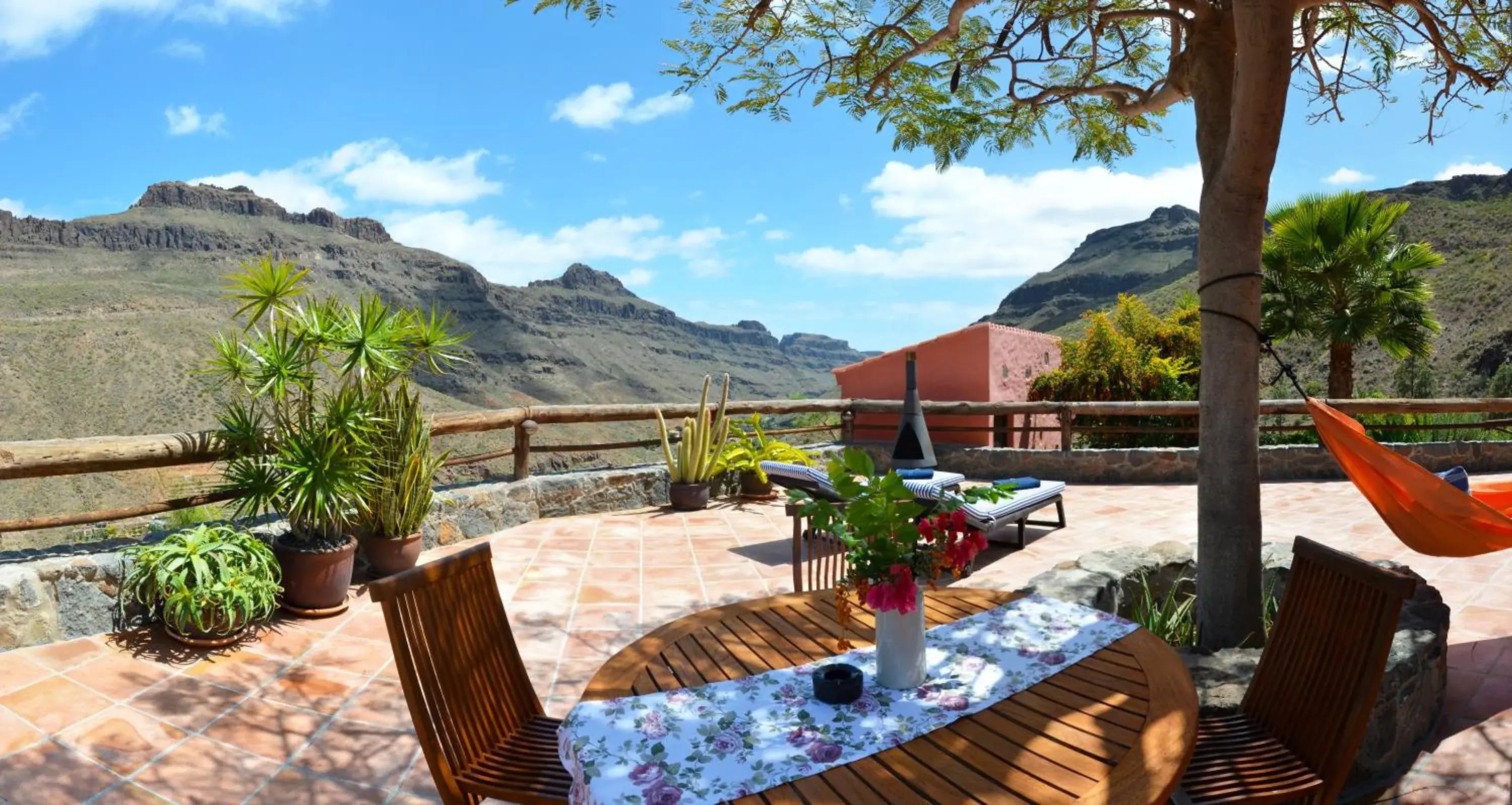 Finca Las Olivas - Unique country house with heated pool Finca Las Olivas - Unique country house with heated pool
