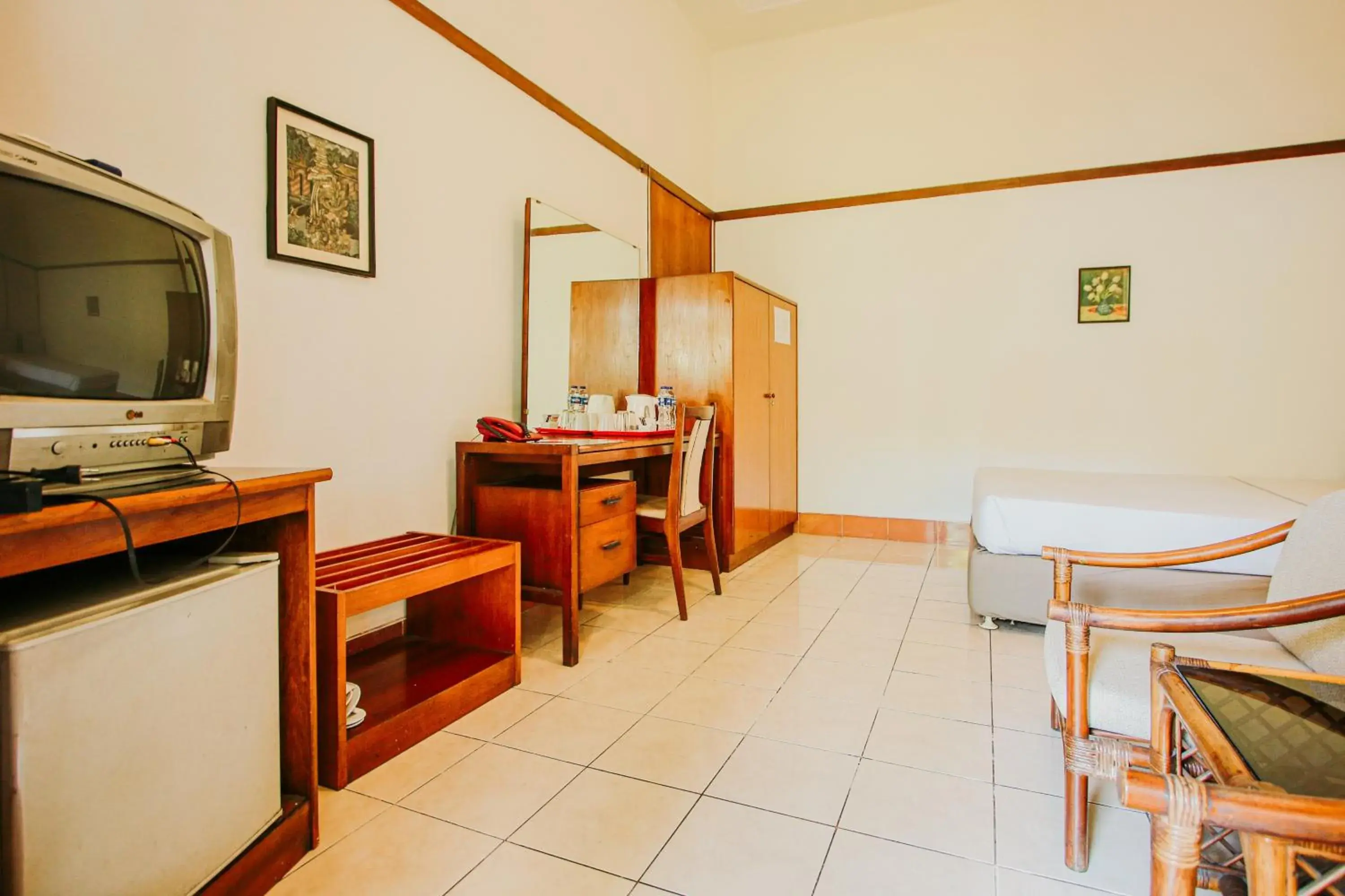 Standard Double Room in Hotel Bumi Asih Gedung Sate Bandung Standard Double Room in Hotel Bumi Asih Gedung Sate Bandung