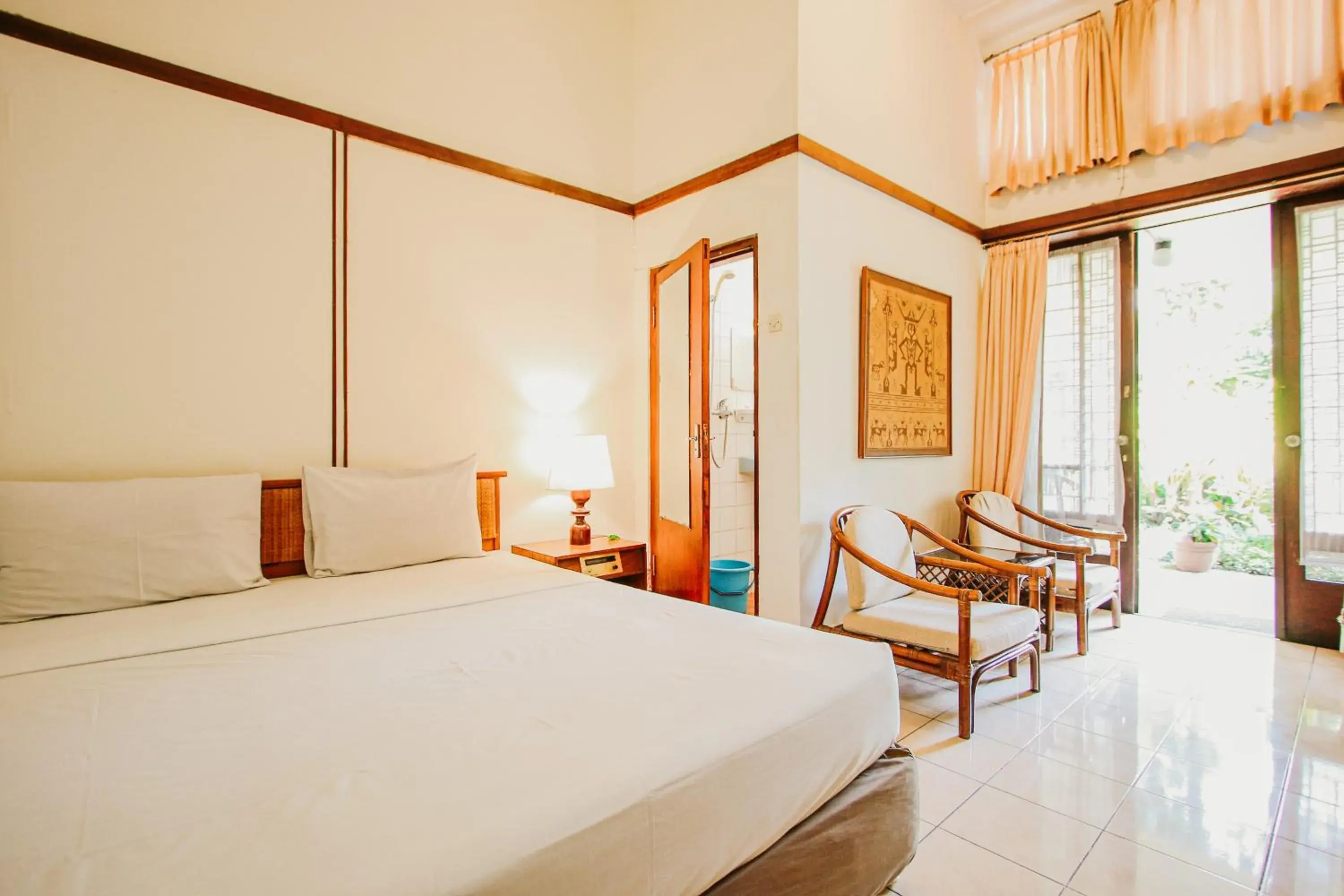 Double Room in Hotel Bumi Asih Gedung Sate Bandung Double Room in Hotel Bumi Asih Gedung Sate Bandung