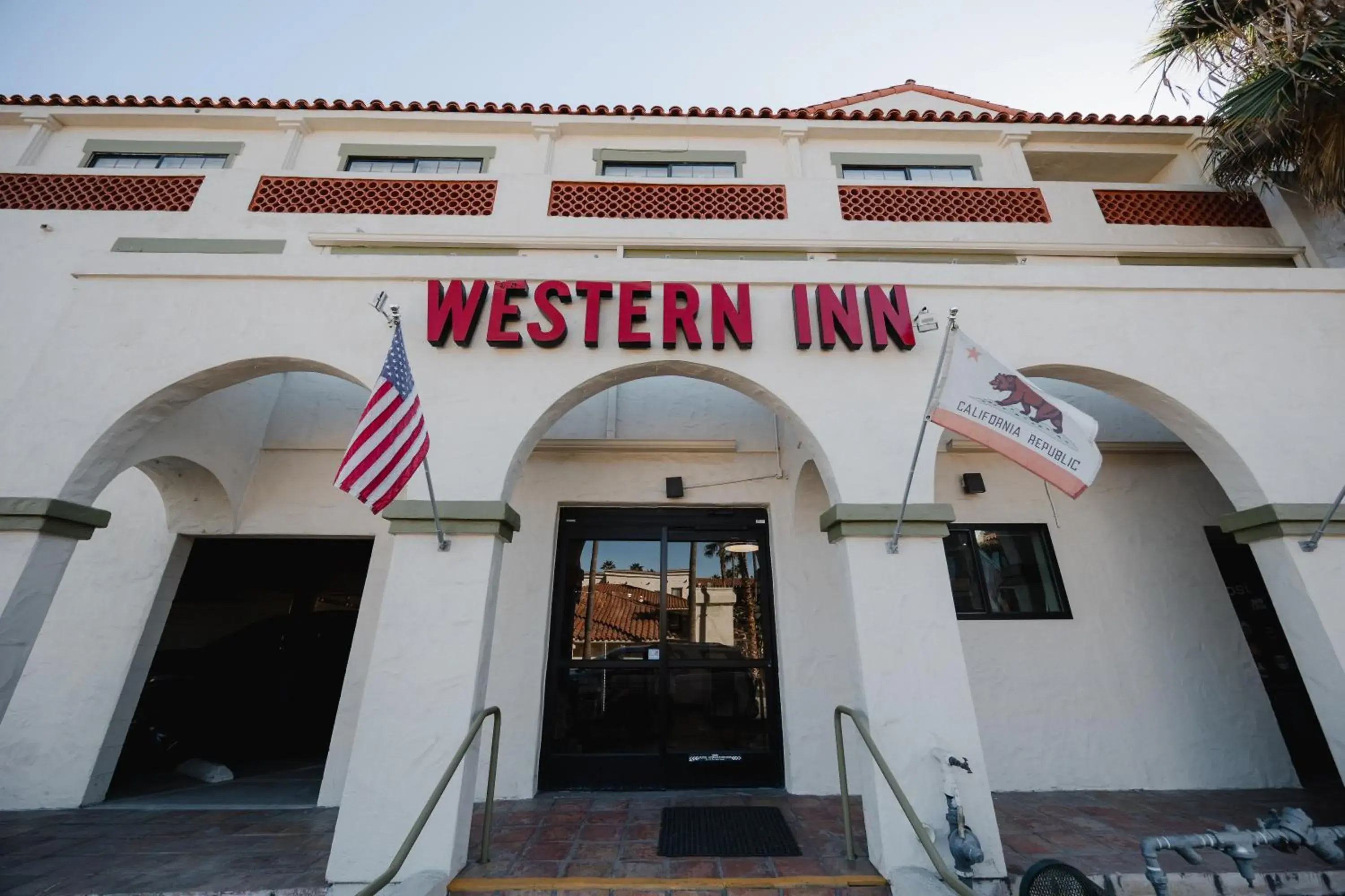 Facade/entrance in Old Town Western Inn Facade/entrance in Old Town Western Inn