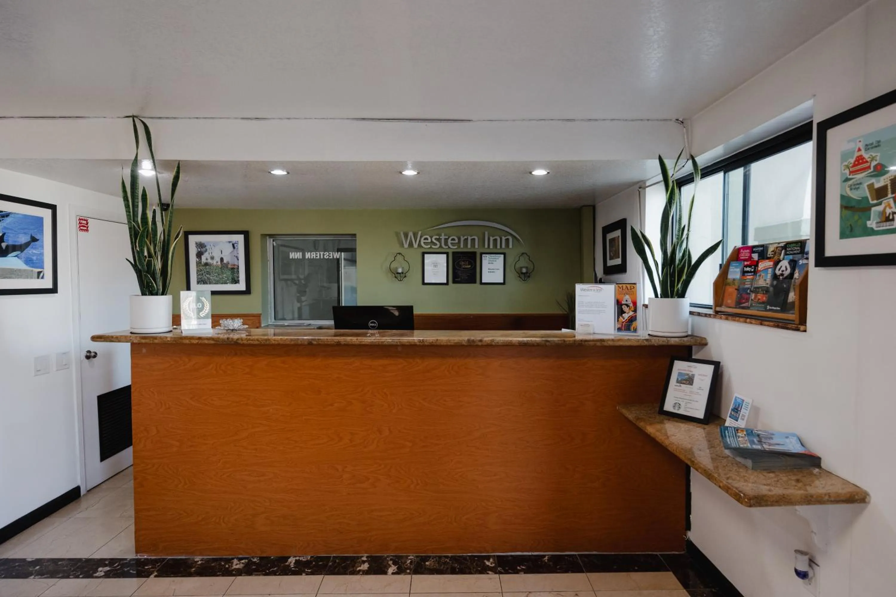 Lobby or reception in Old Town Western Inn