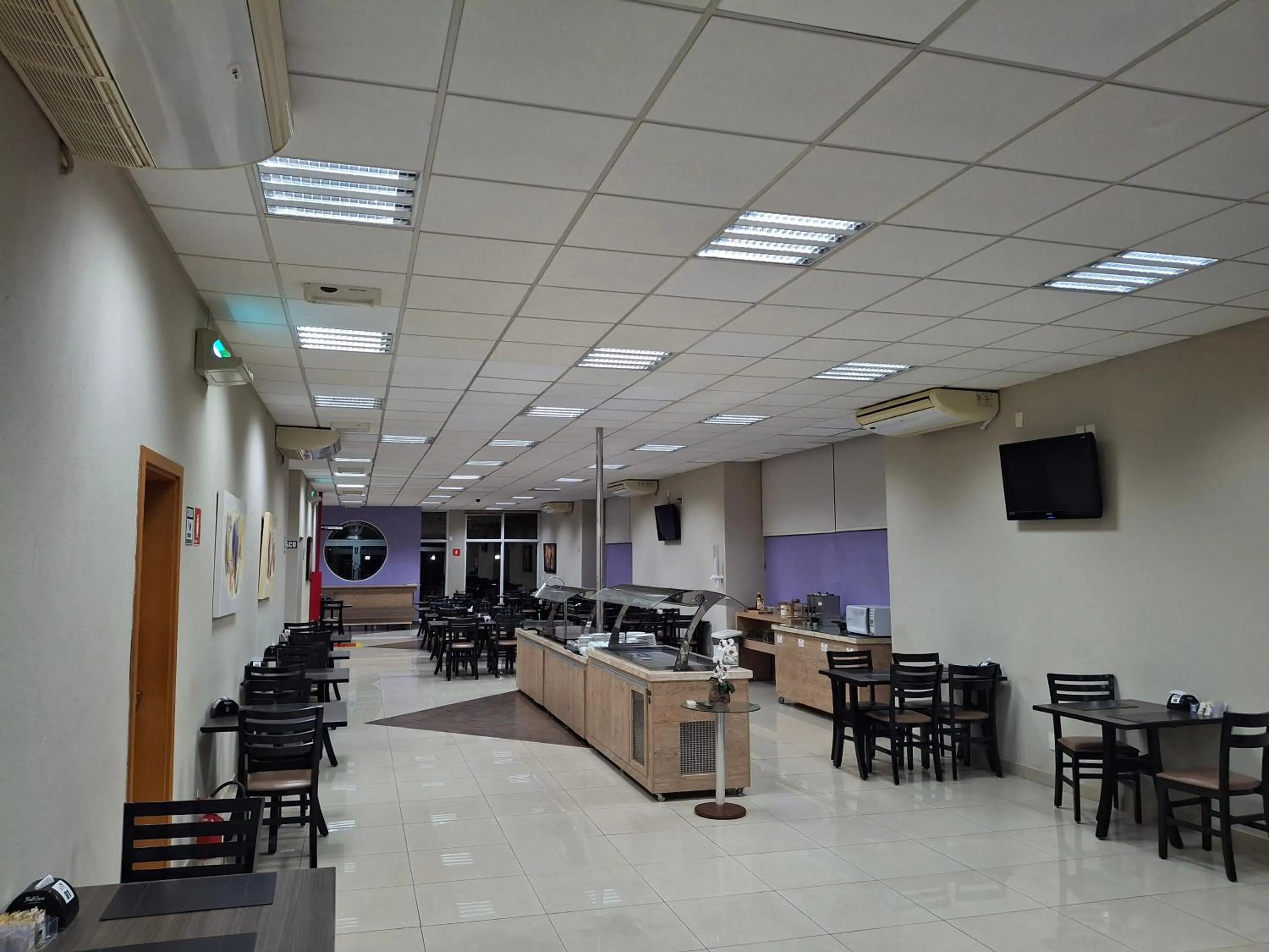 Restaurant/places to eat in Ônix Inn Hotel Cravinhos