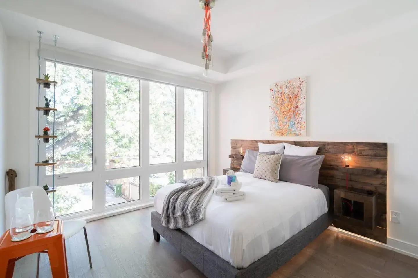 Deluxe King Room in Elegant Downtown Home Deluxe King Room in Elegant Downtown Home