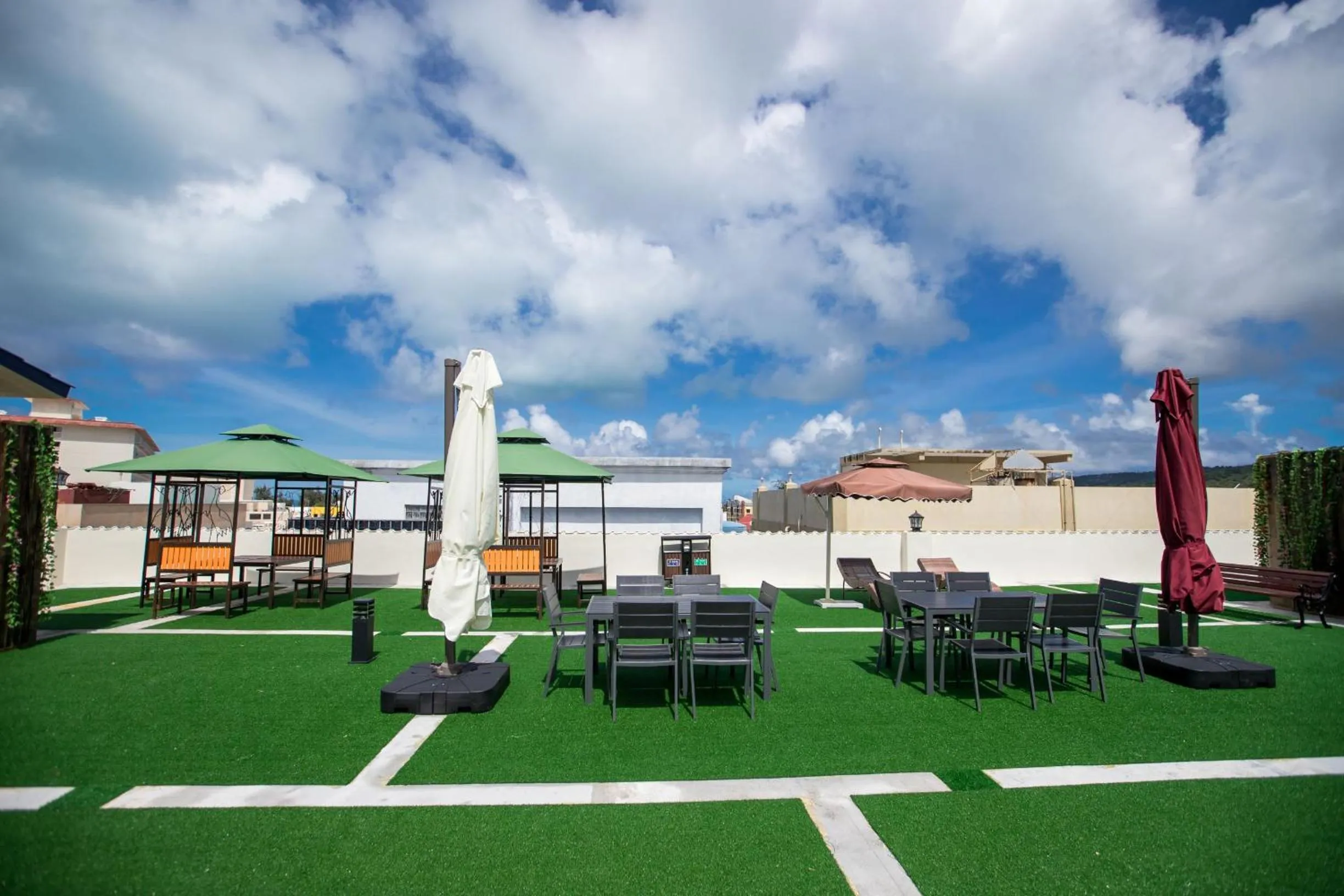 Day in Hotel Americano