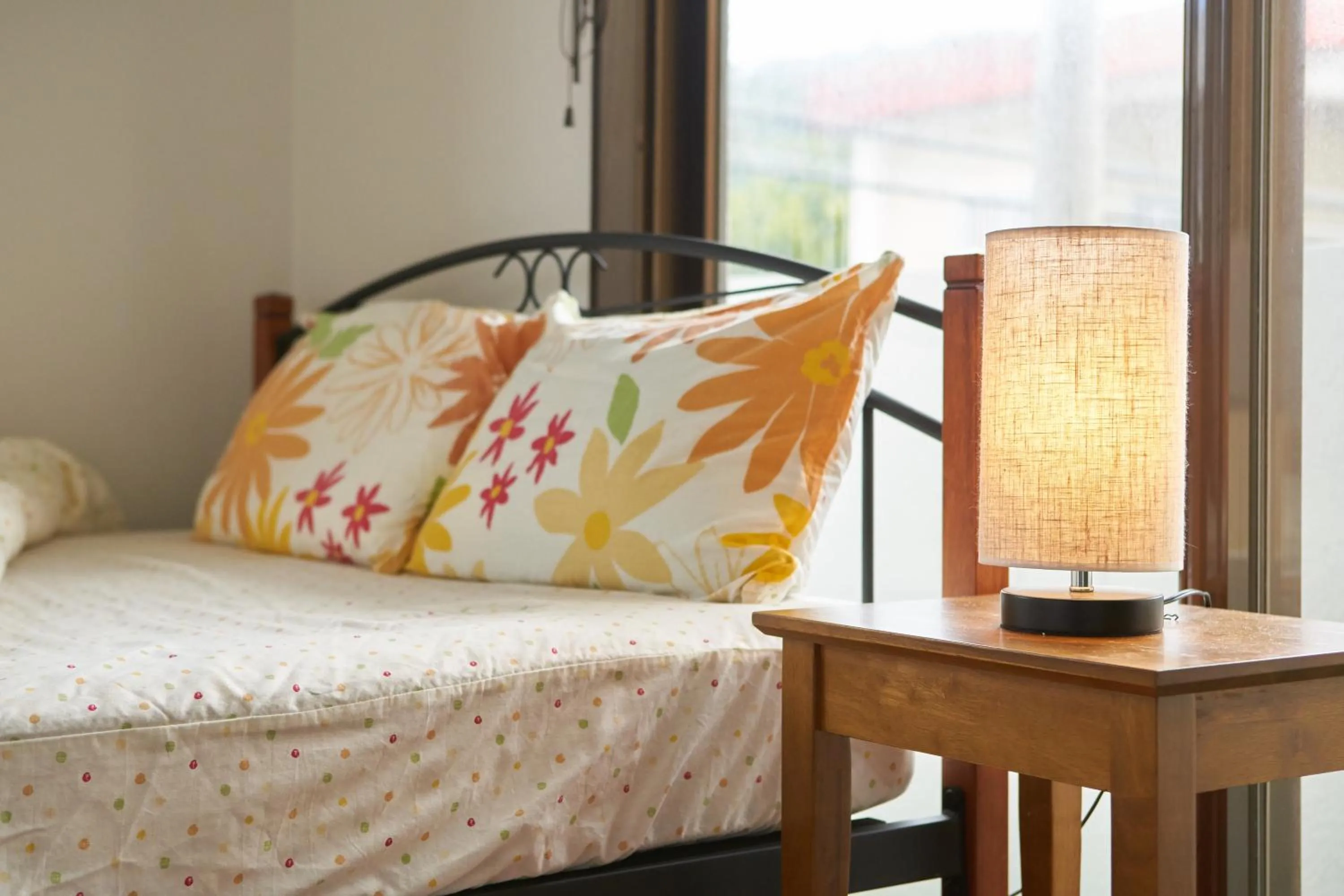 Bedroom, Bed in Wind Henza