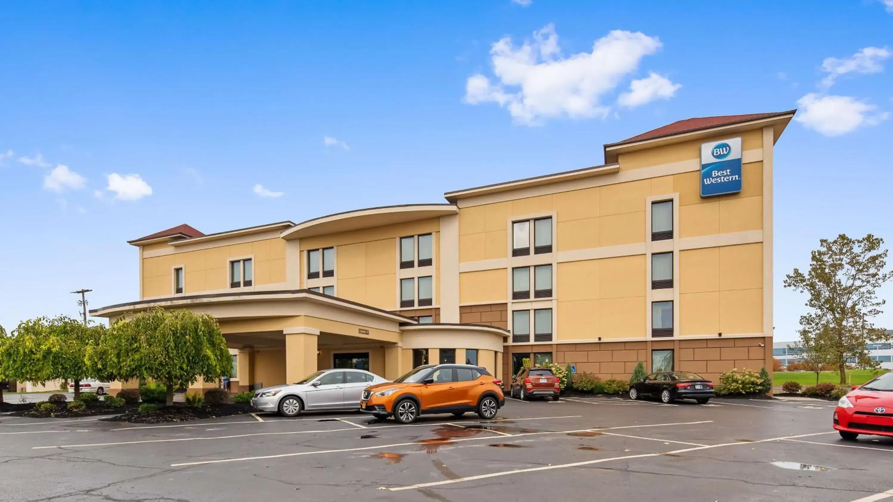 Property Building in Best Western Inn Buffalo Airport