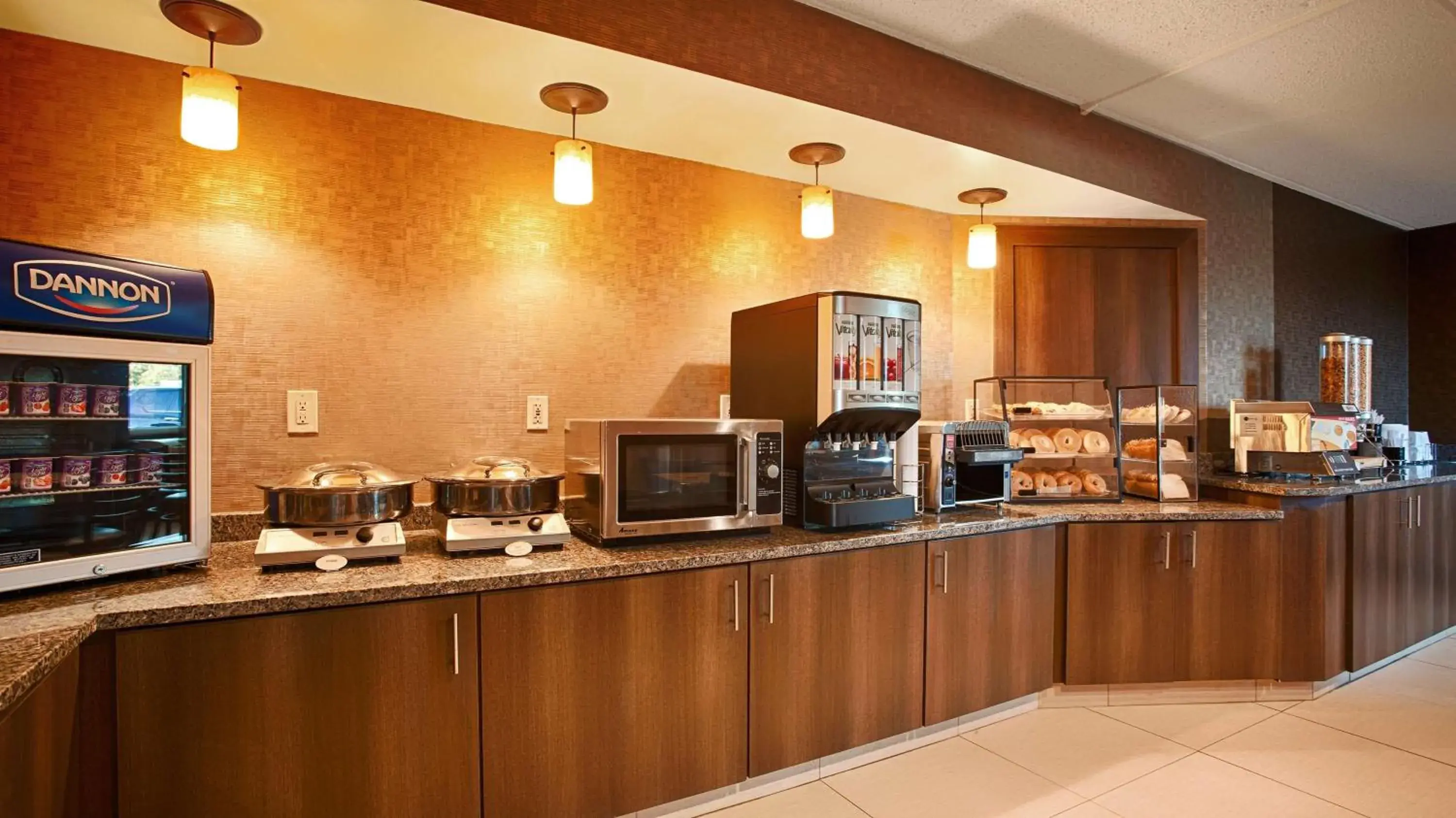 Restaurant/places to eat in Best Western Inn Buffalo Airport