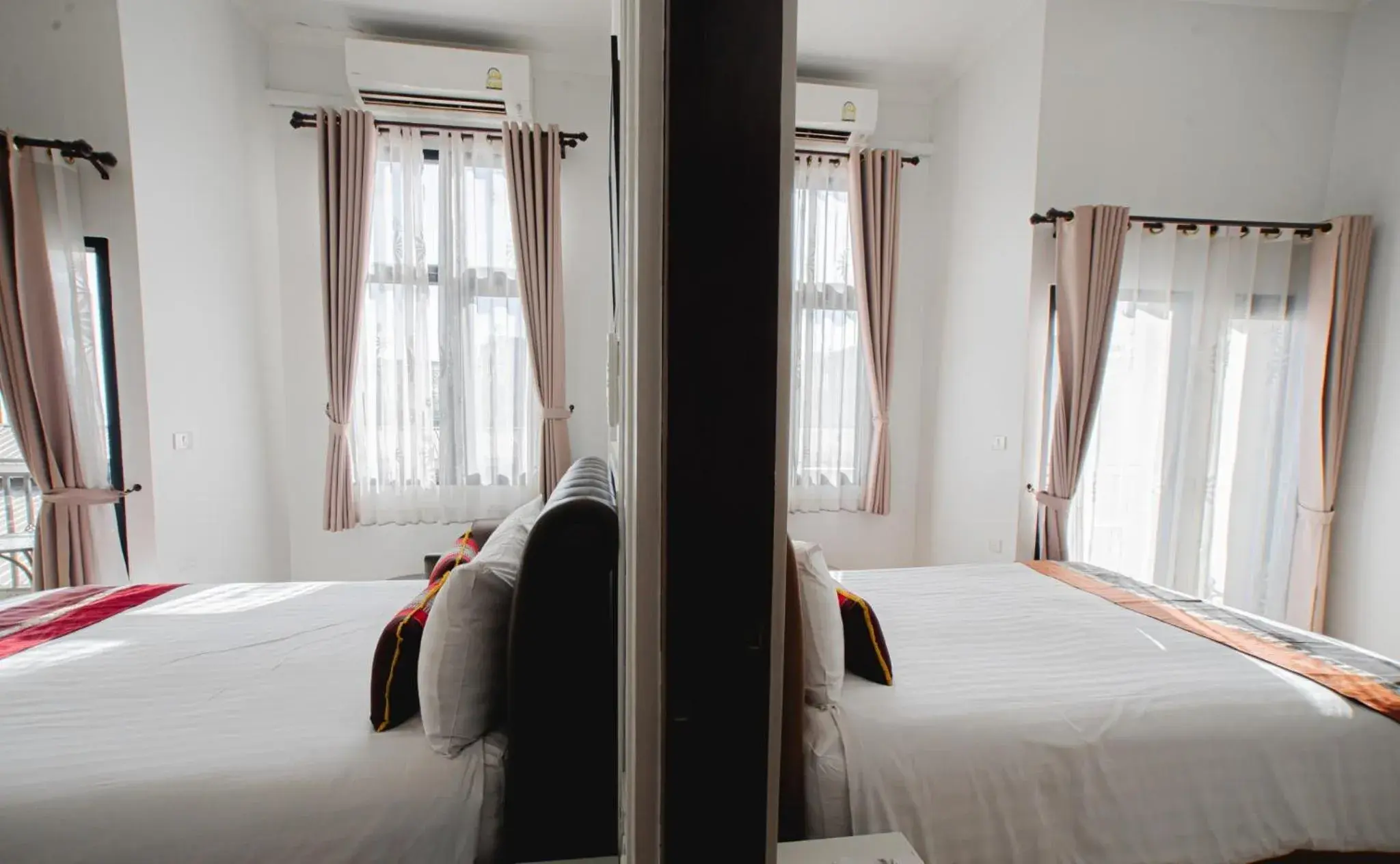 Two Connecting Double Rooms in Banbua Grand Udon Two Connecting Double Rooms in Banbua Grand Udon