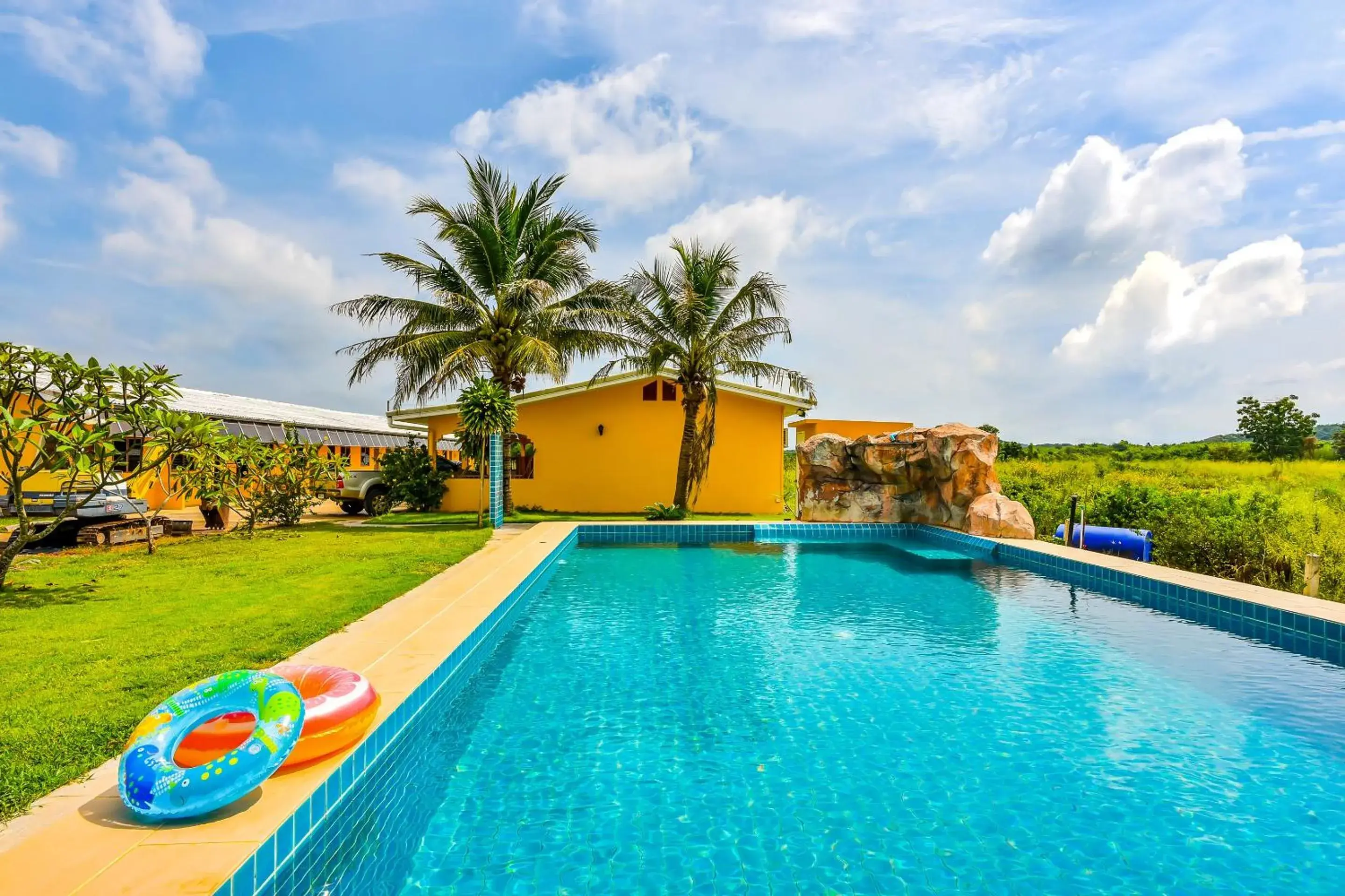 Swimming pool in Billabong Resort Cha Am Swimming pool in Billabong Resort Cha Am
