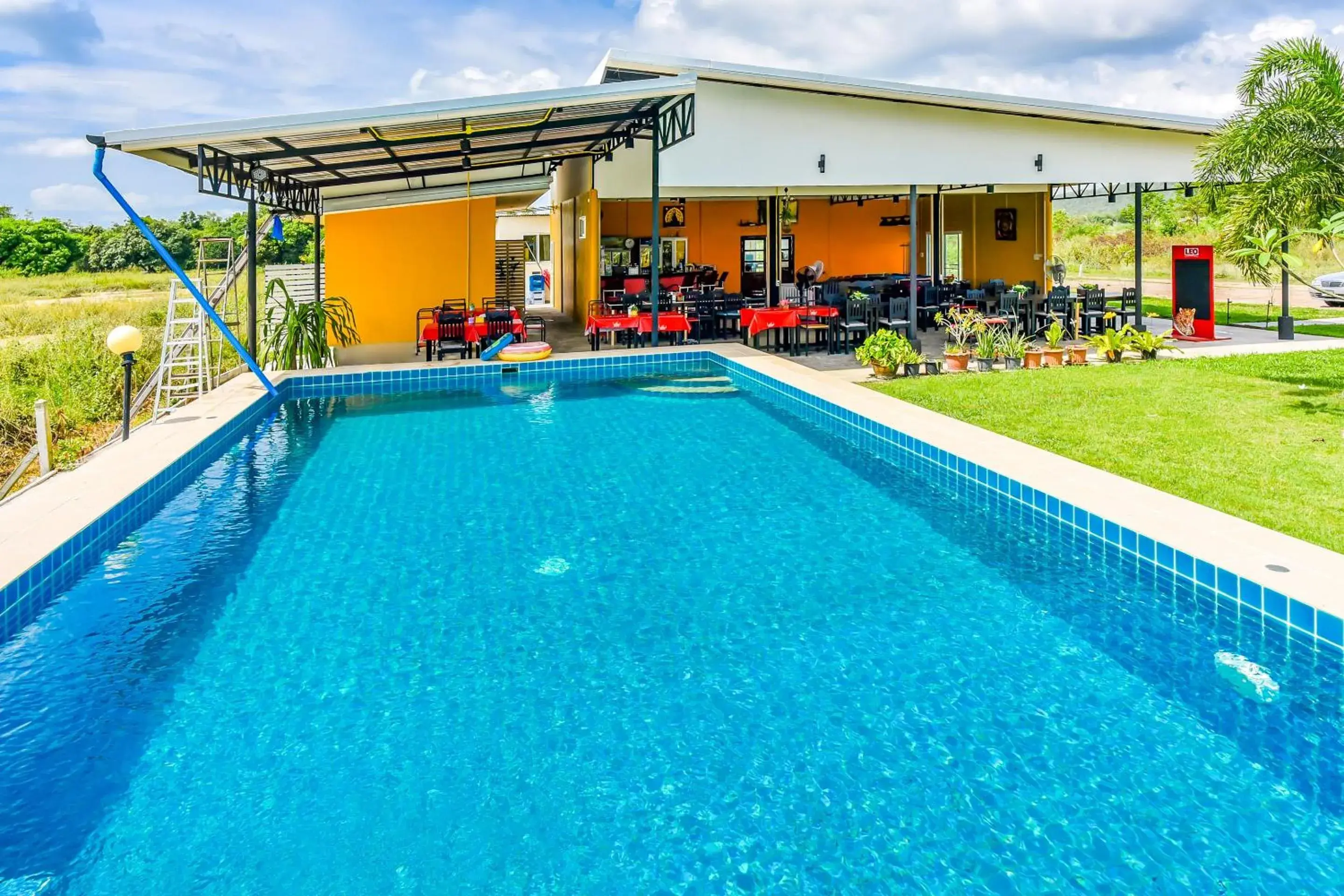 Swimming pool in Billabong Resort Cha Am Swimming pool in Billabong Resort Cha Am