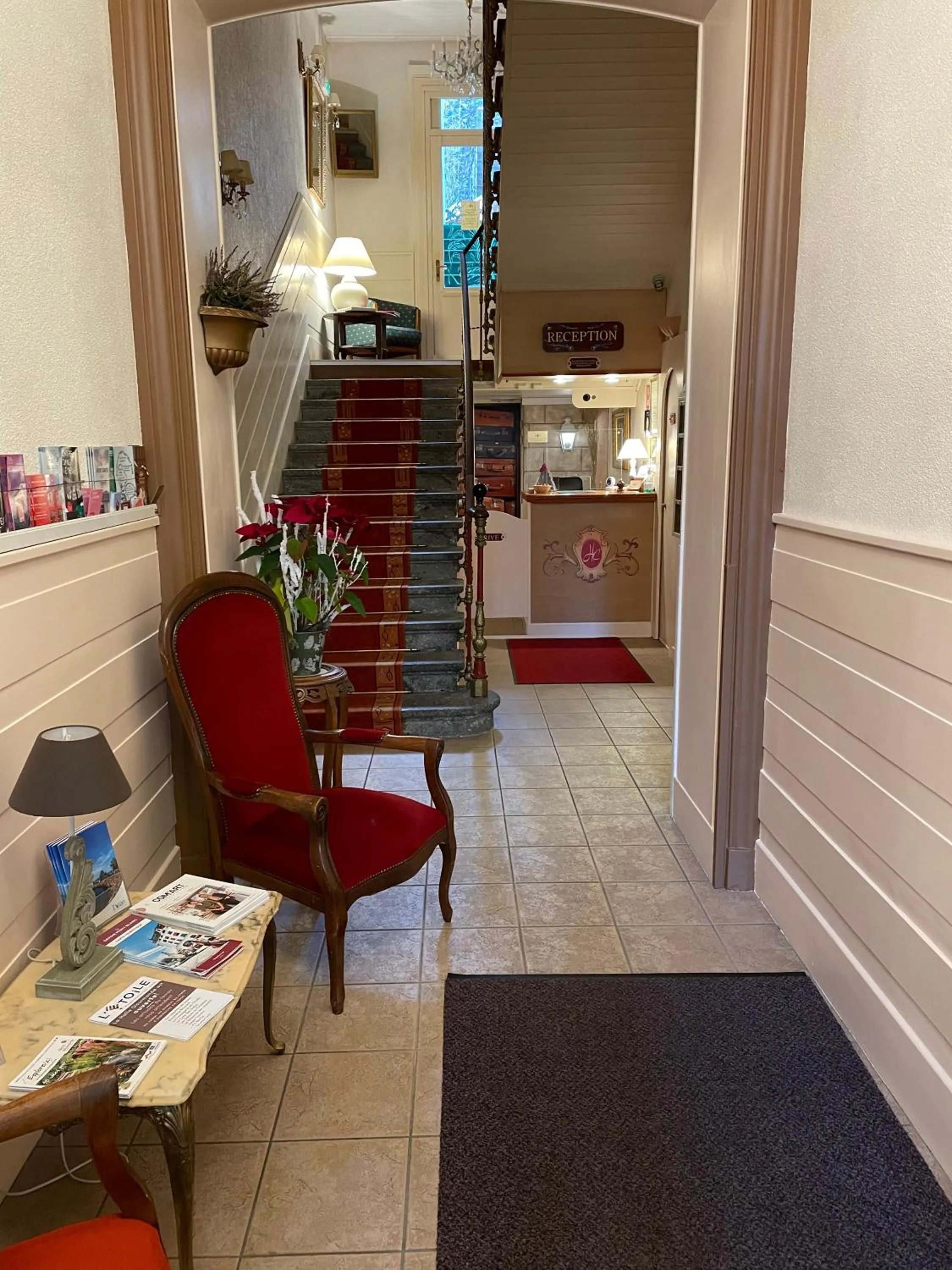 Lobby or reception in Hôtel Restaurant Continental