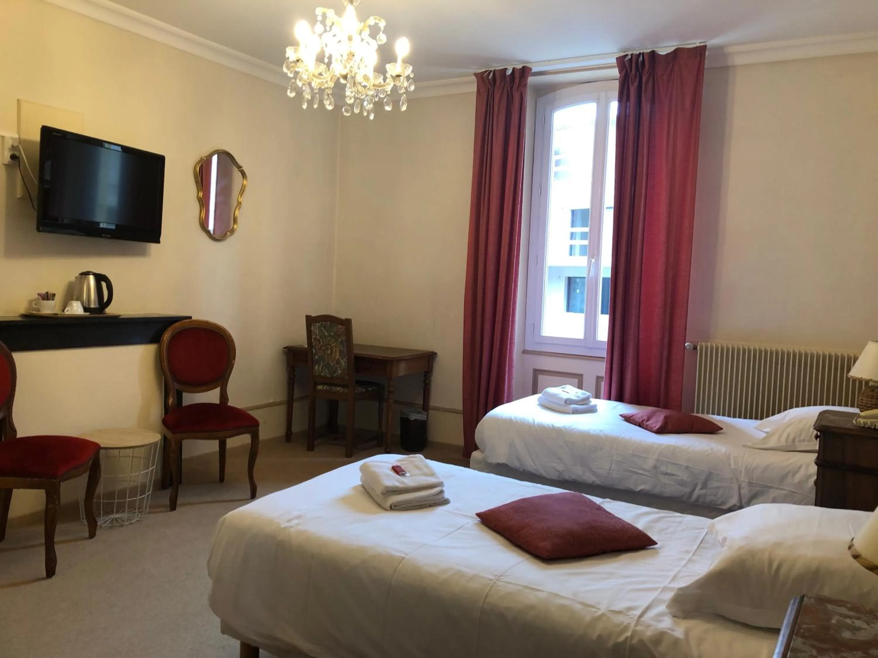 Bed in Hôtel Restaurant Continental