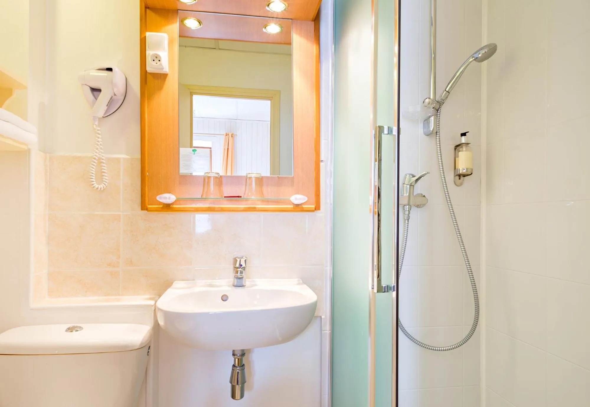 Bathroom in Hôtel Restaurant Continental