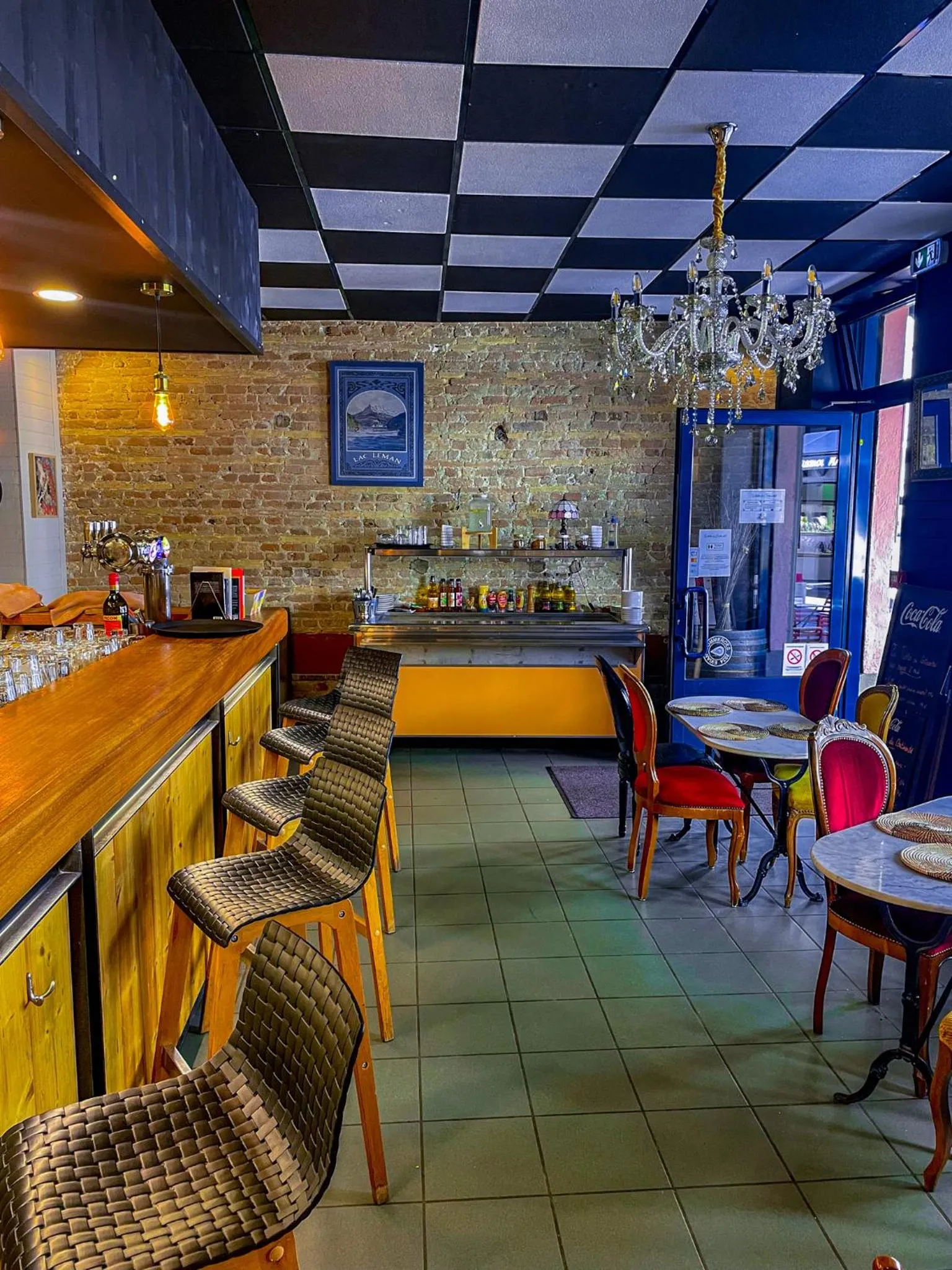 Restaurant/places to eat in Hôtel Restaurant Continental