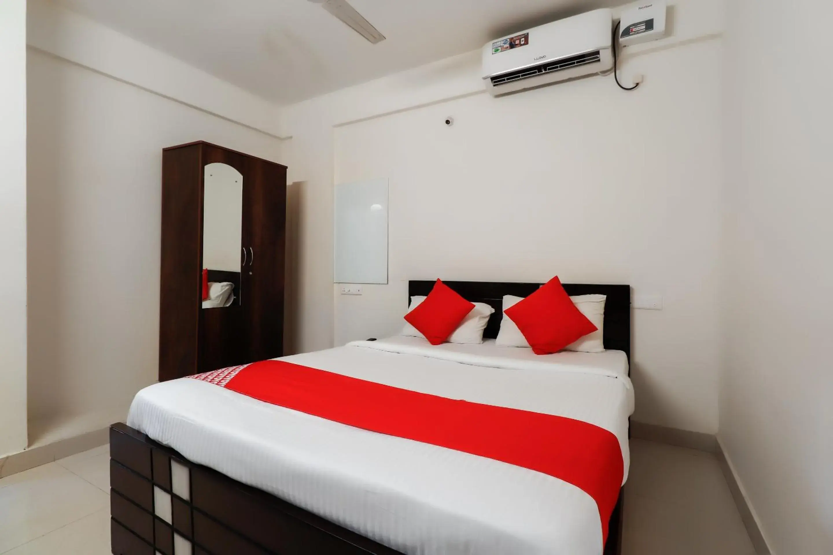 Bedroom, Bed in GN Collection O Near Rajajinagar Industrial Estate Bedroom, Bed in GN Collection O Near Rajajinagar Industrial Estate