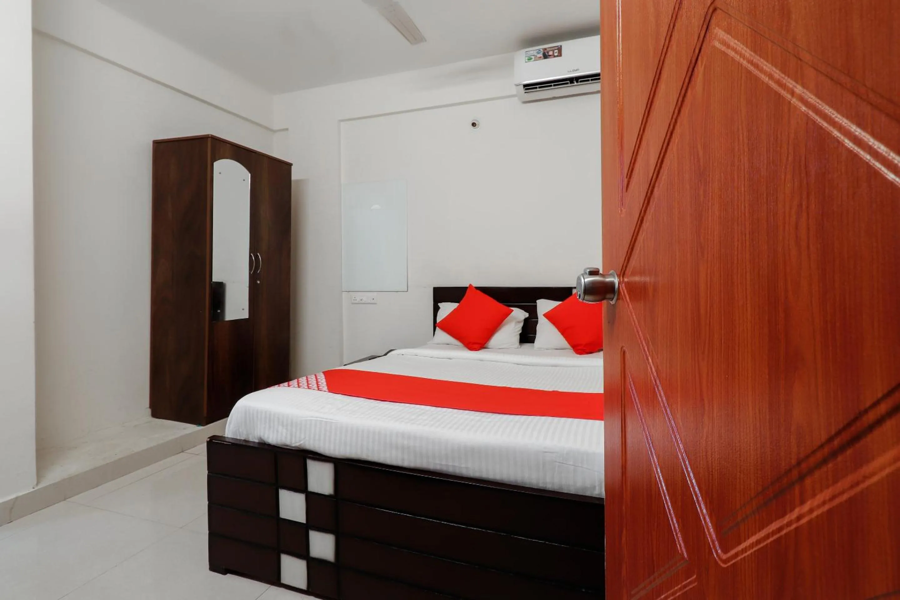 Bedroom, Bed in GN Collection O Near Rajajinagar Industrial Estate