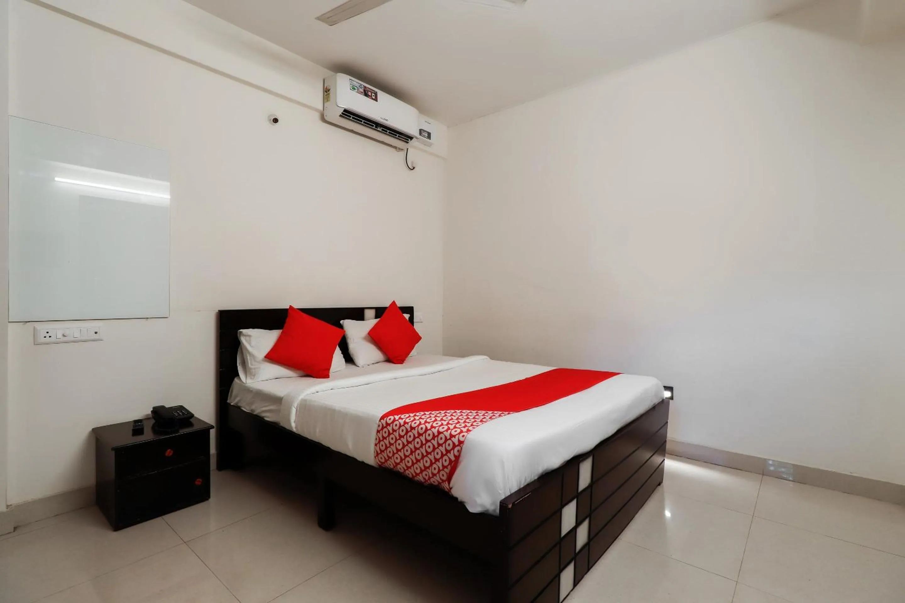 Bedroom, Bed in GN Collection O Near Rajajinagar Industrial Estate